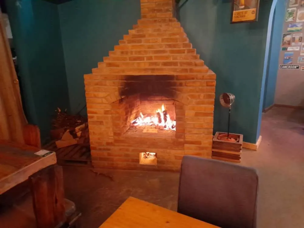 Restaurant/places to eat in Boulevard Inn Mt Meru