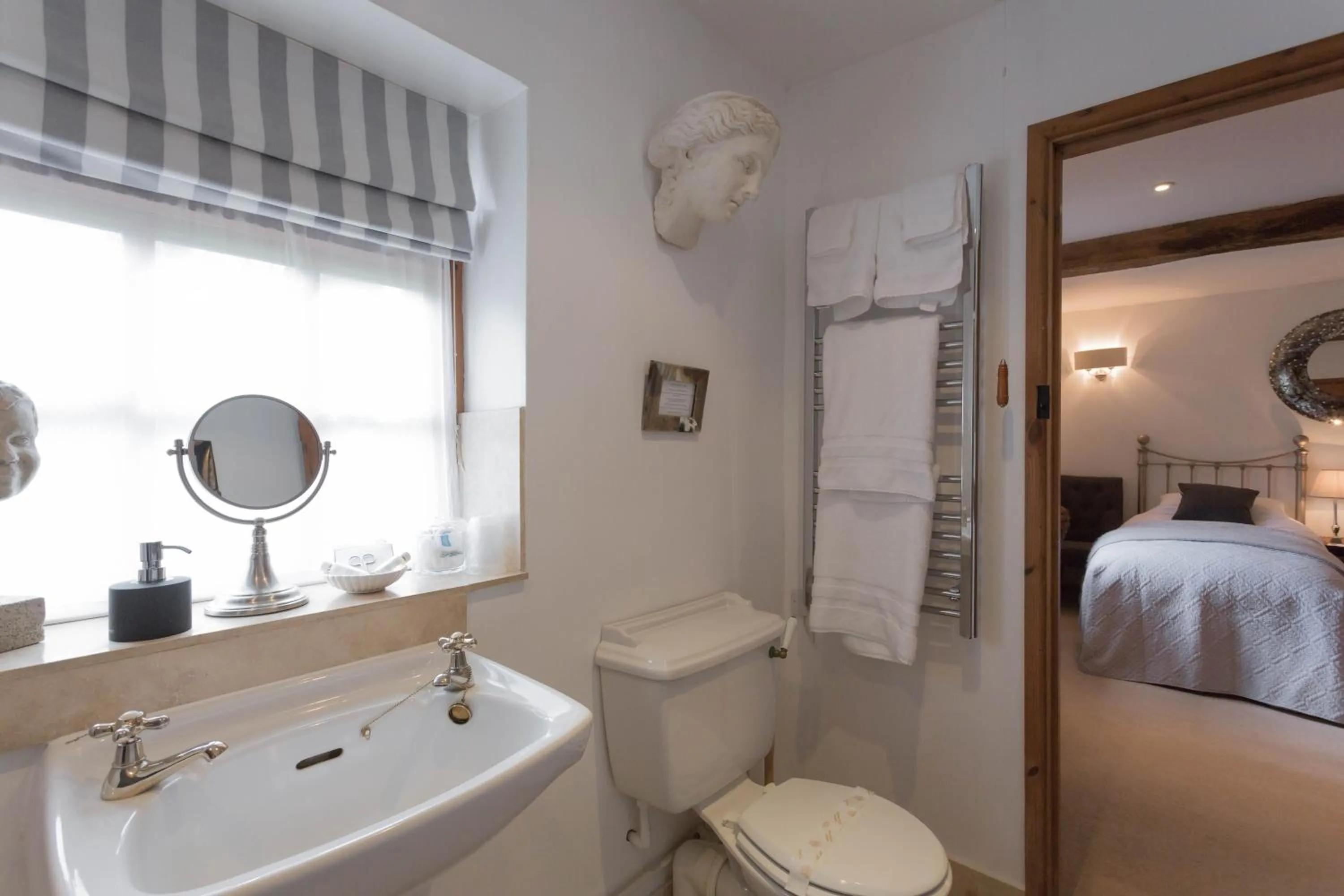 Bed in Blounts Court Farm