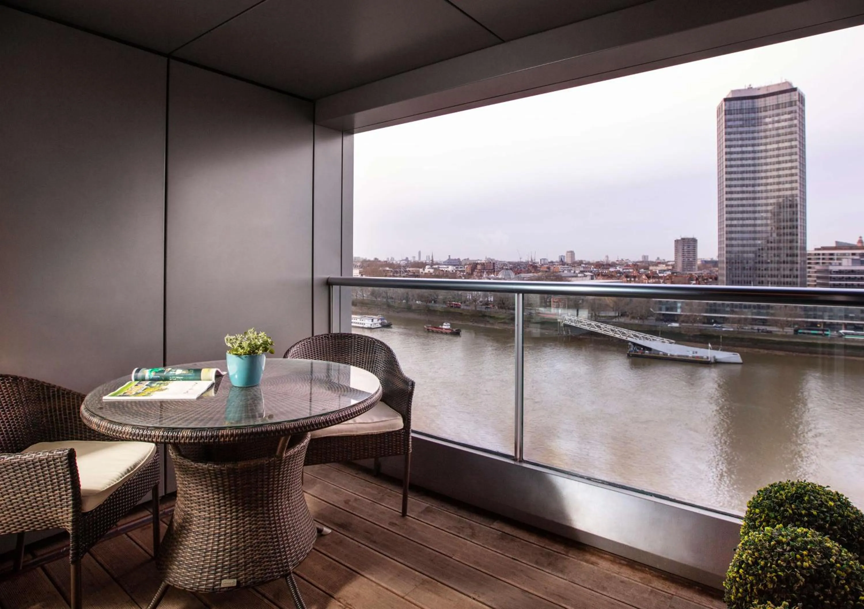 Photo of the whole room in Park Plaza London Riverbank