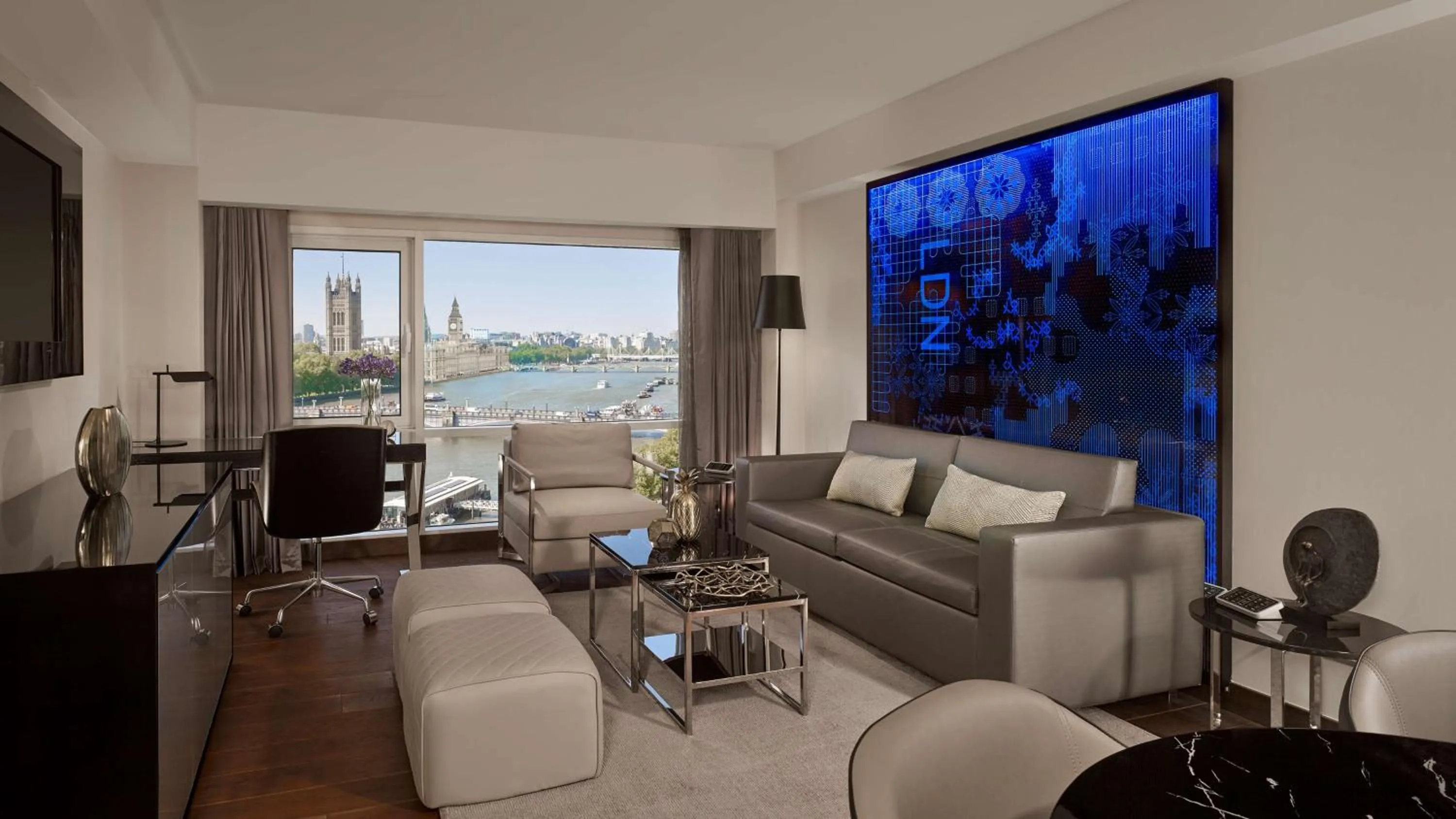 Bedroom in Park Plaza London Riverbank