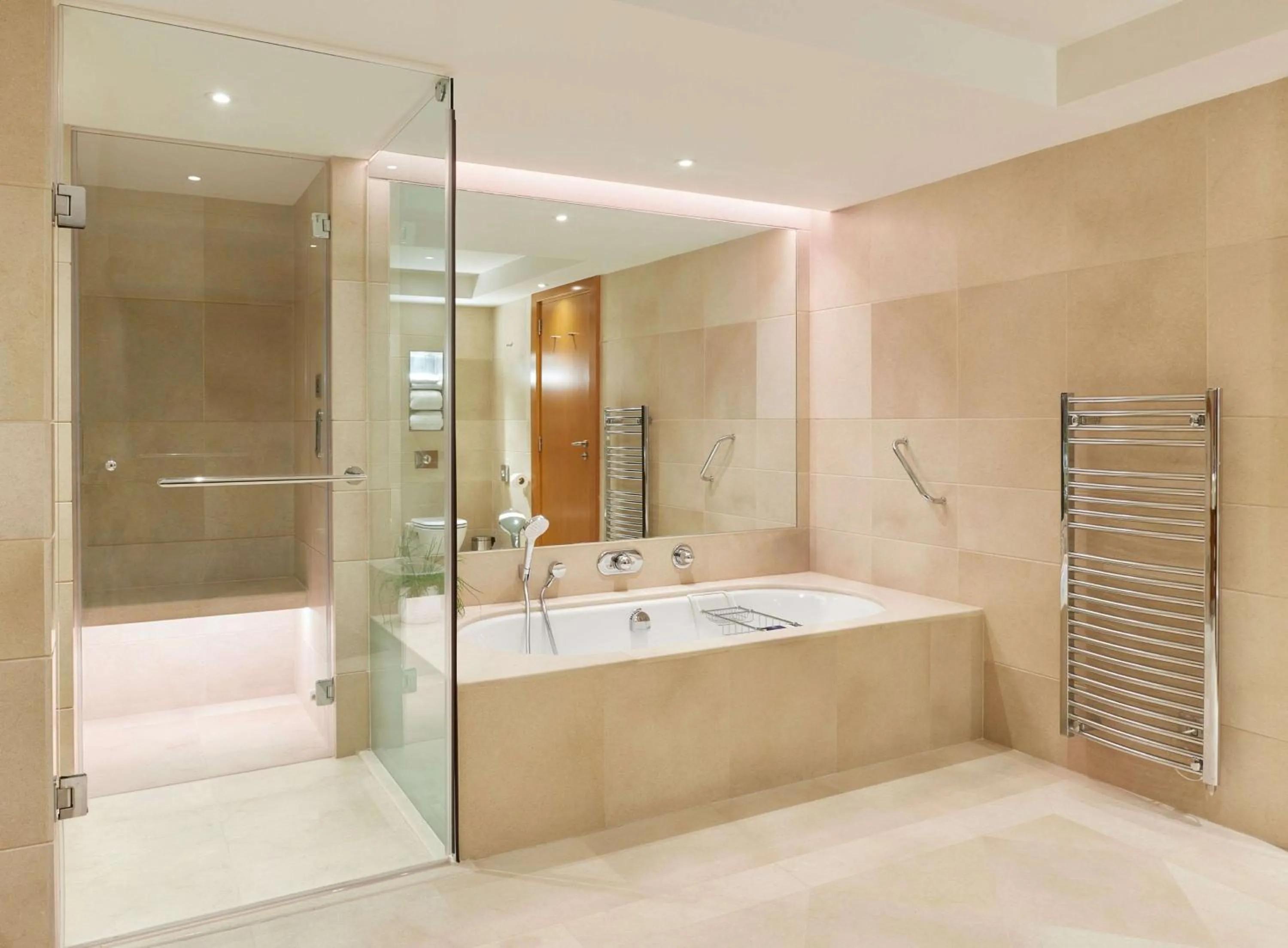 Bathroom in Park Plaza London Riverbank