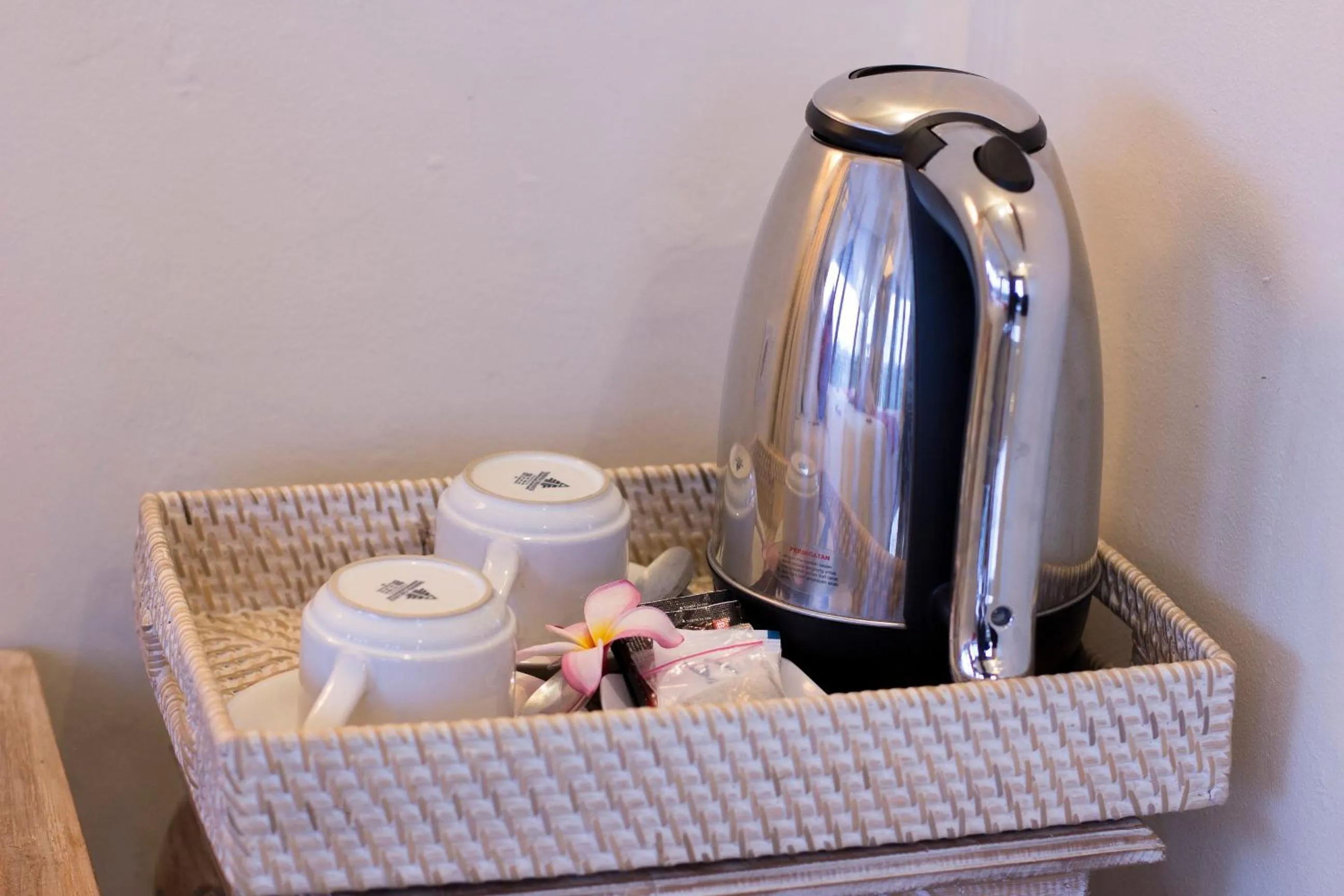 Coffee/tea facilities in Adi Bisma Inn by Mahaputra