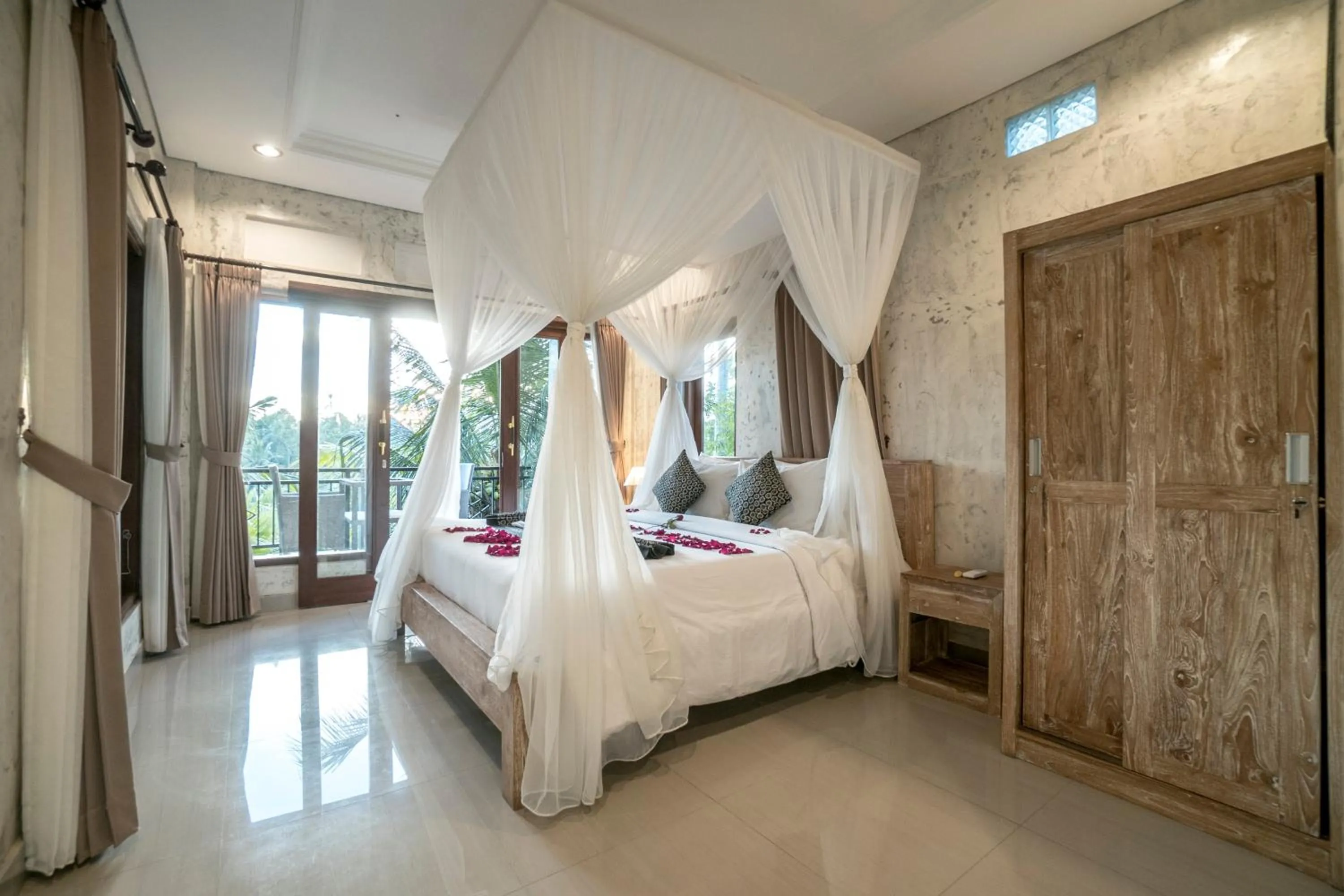 Photo of the whole room, Bed in Adi Bisma Inn by Mahaputra