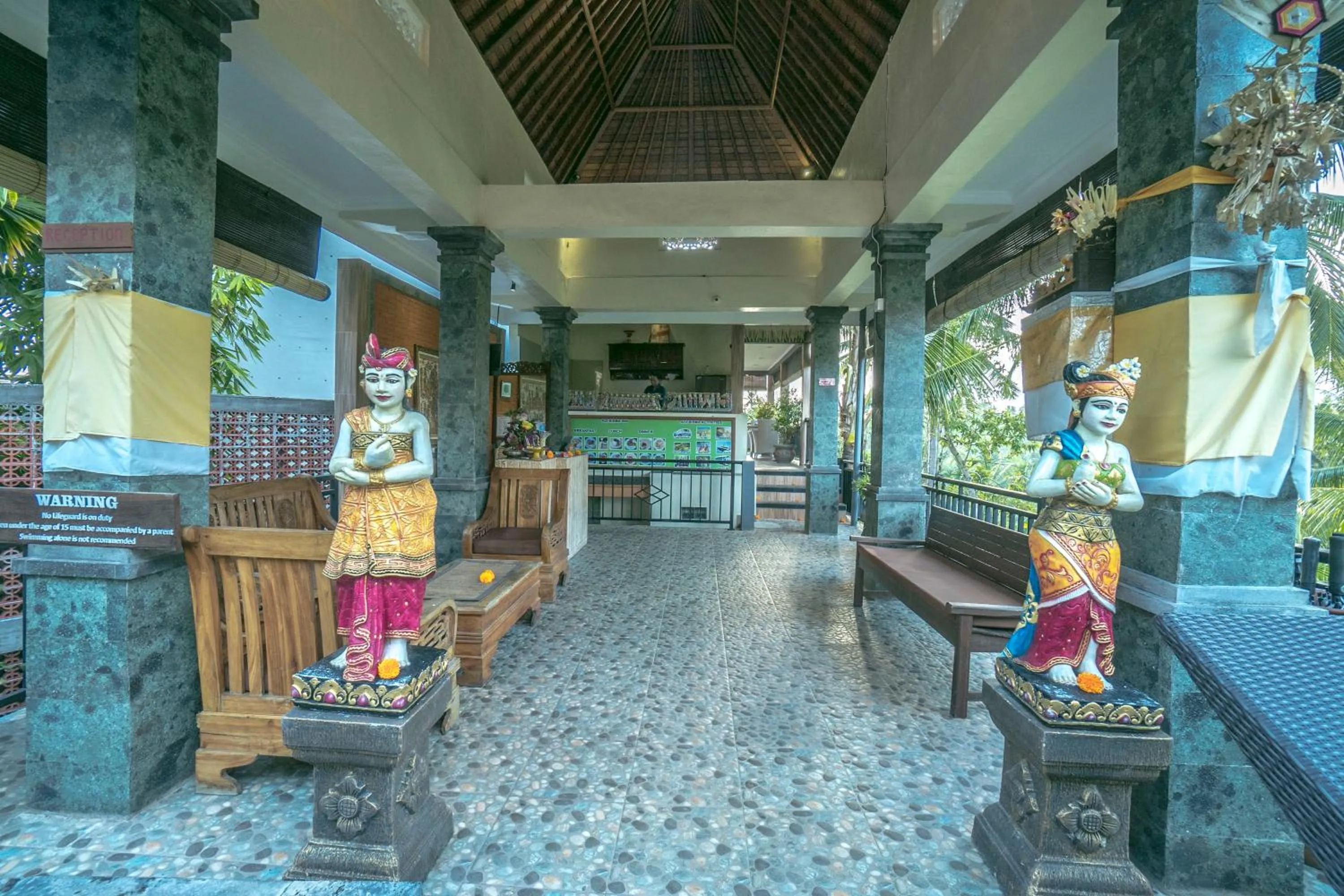 Lobby or reception in Adi Bisma Inn by Mahaputra