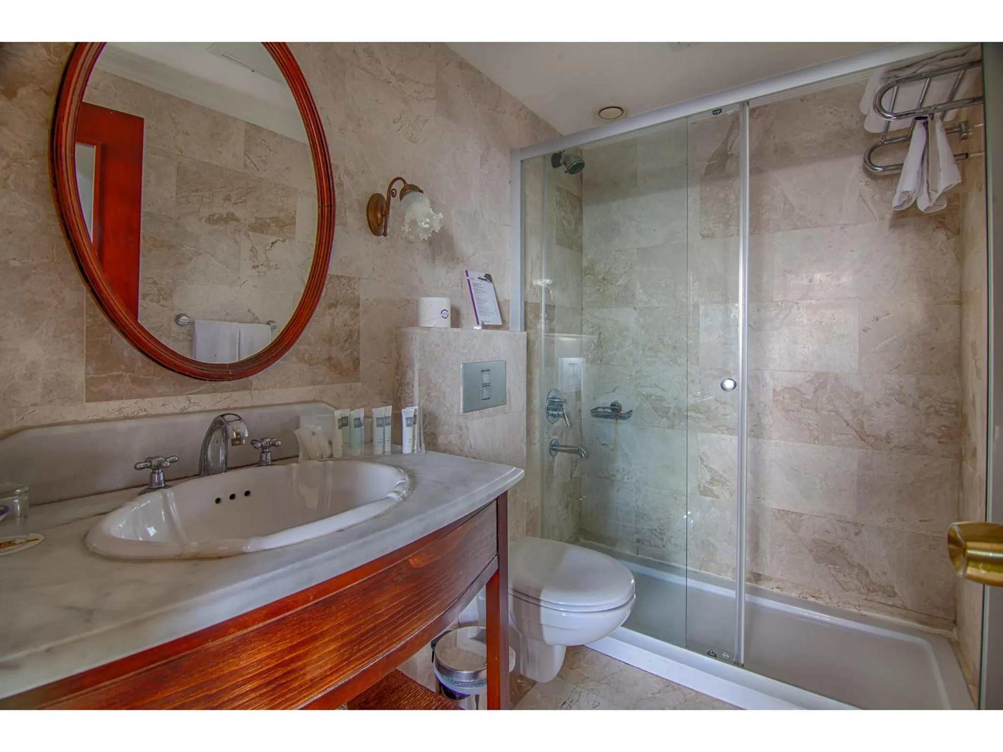 Bathroom in Anemon Koleksiyon Galata Otel