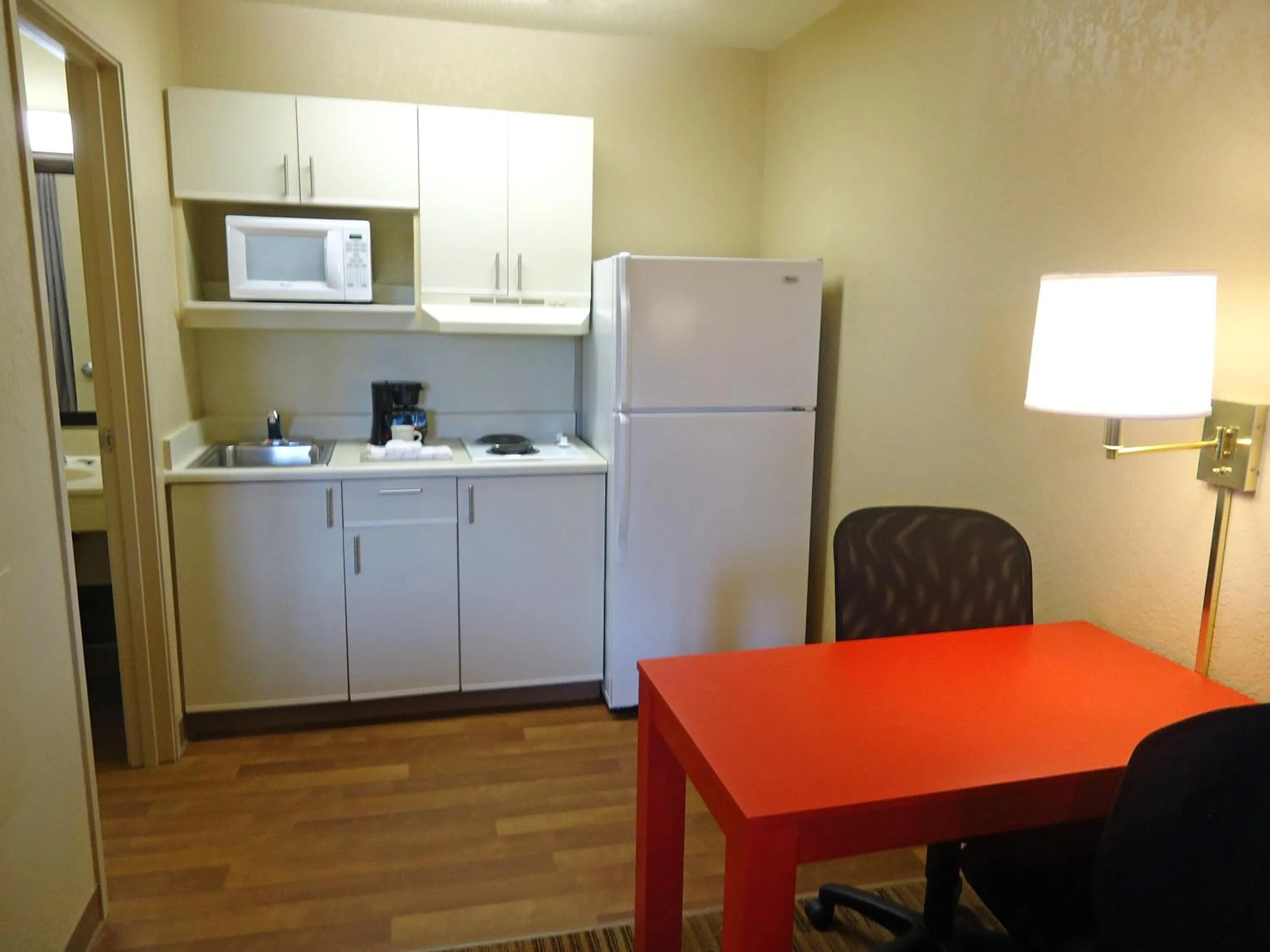 kitchen, Kitchen/Kitchenette in Extended Stay America Suites - Las Vegas - Valley View