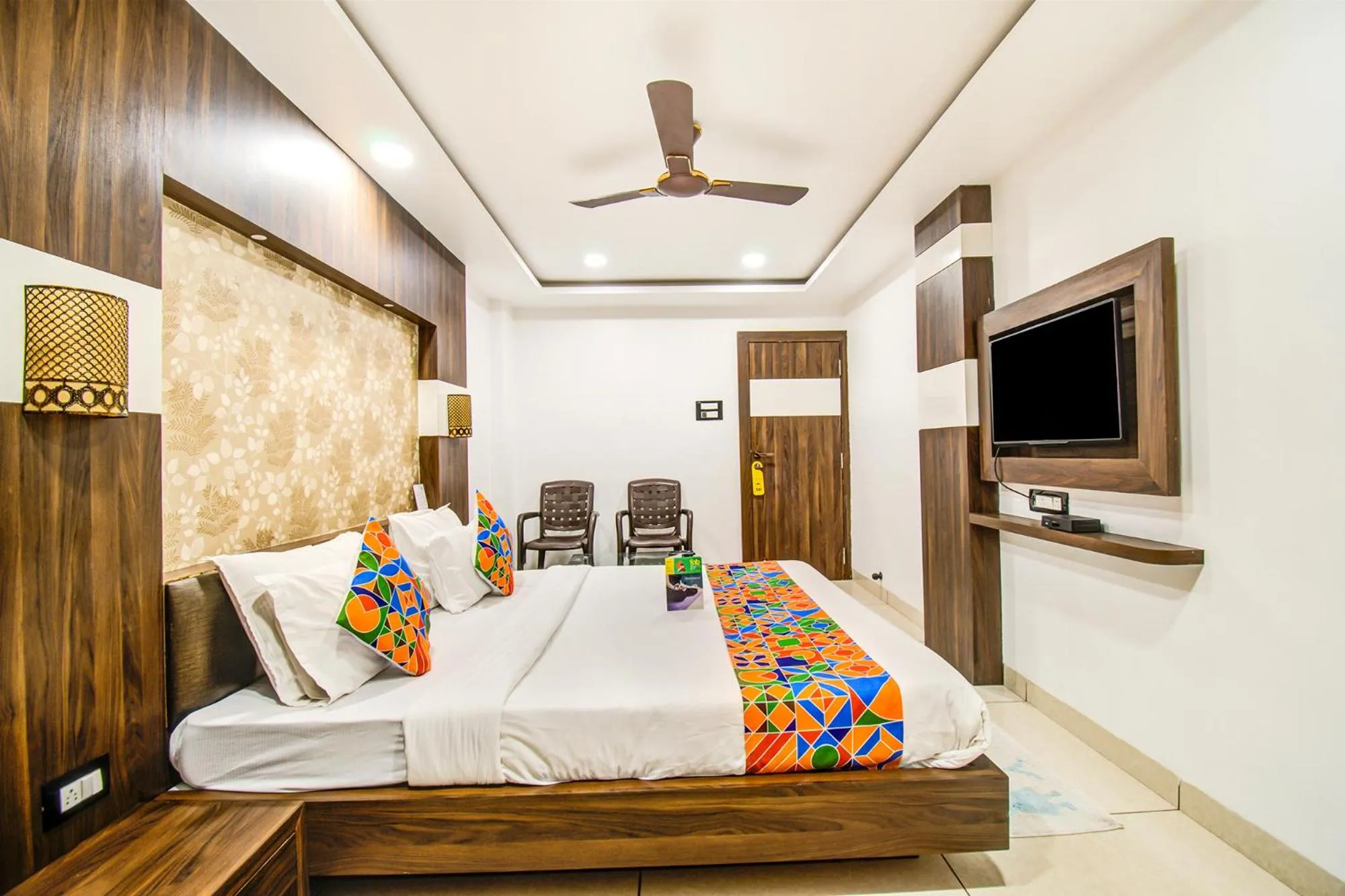 Bedroom, Bed in FabHotel Rajnandani Residency Bhawarkua