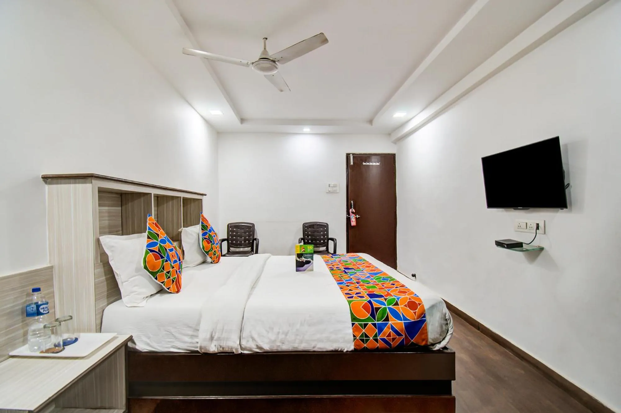 Bedroom, Bed in FabHotel Rajnandani Residency Bhawarkua
