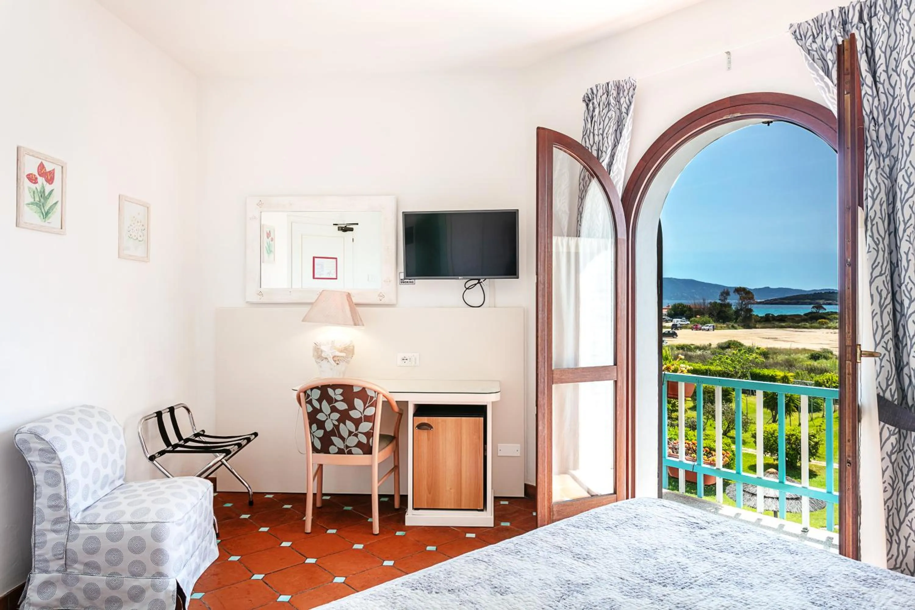 Bed in Hotel Stefania Boutique Hotel by the Beach