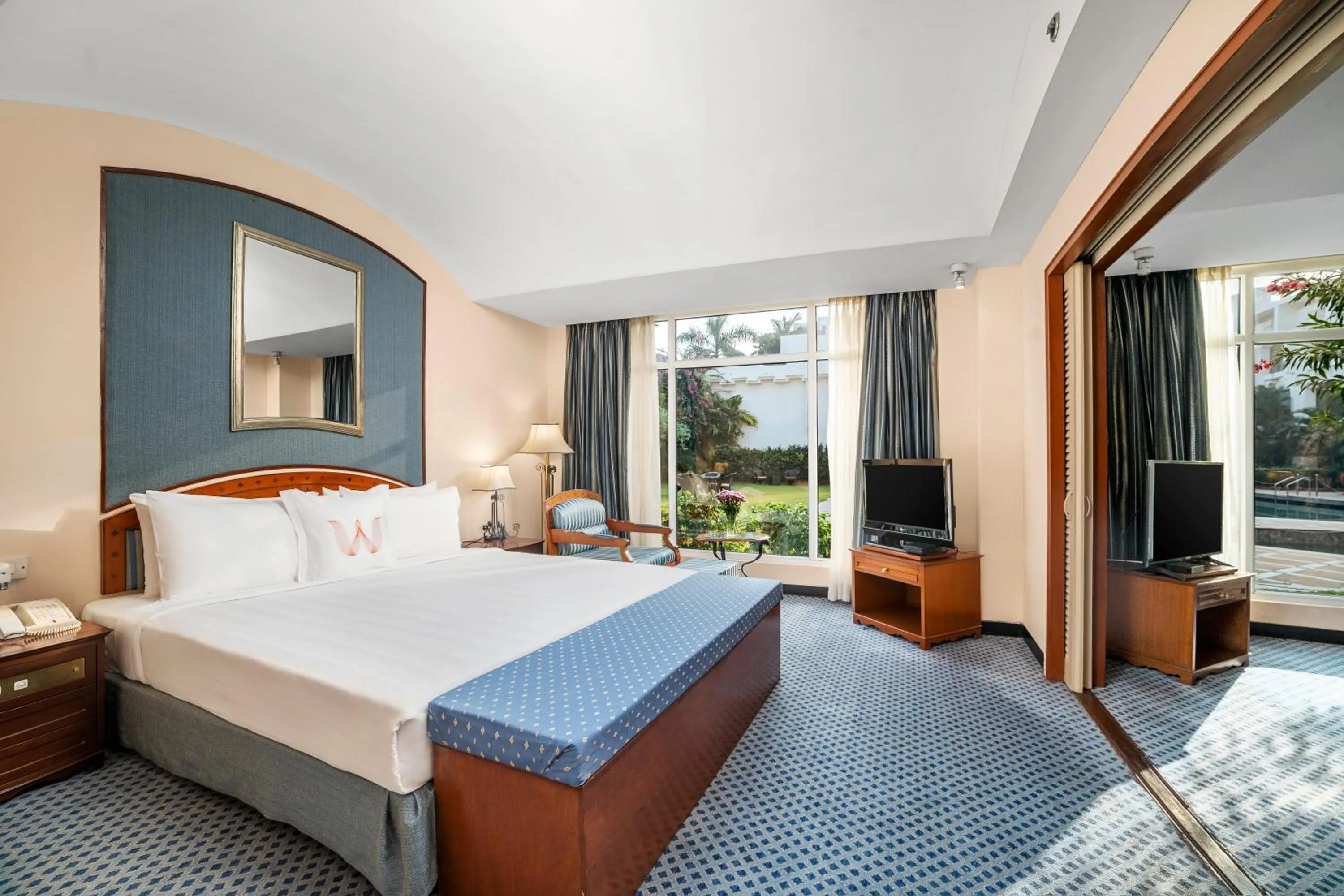 Bed in Welcomhotel by ITC Hotels, Alkapuri, Vadodara