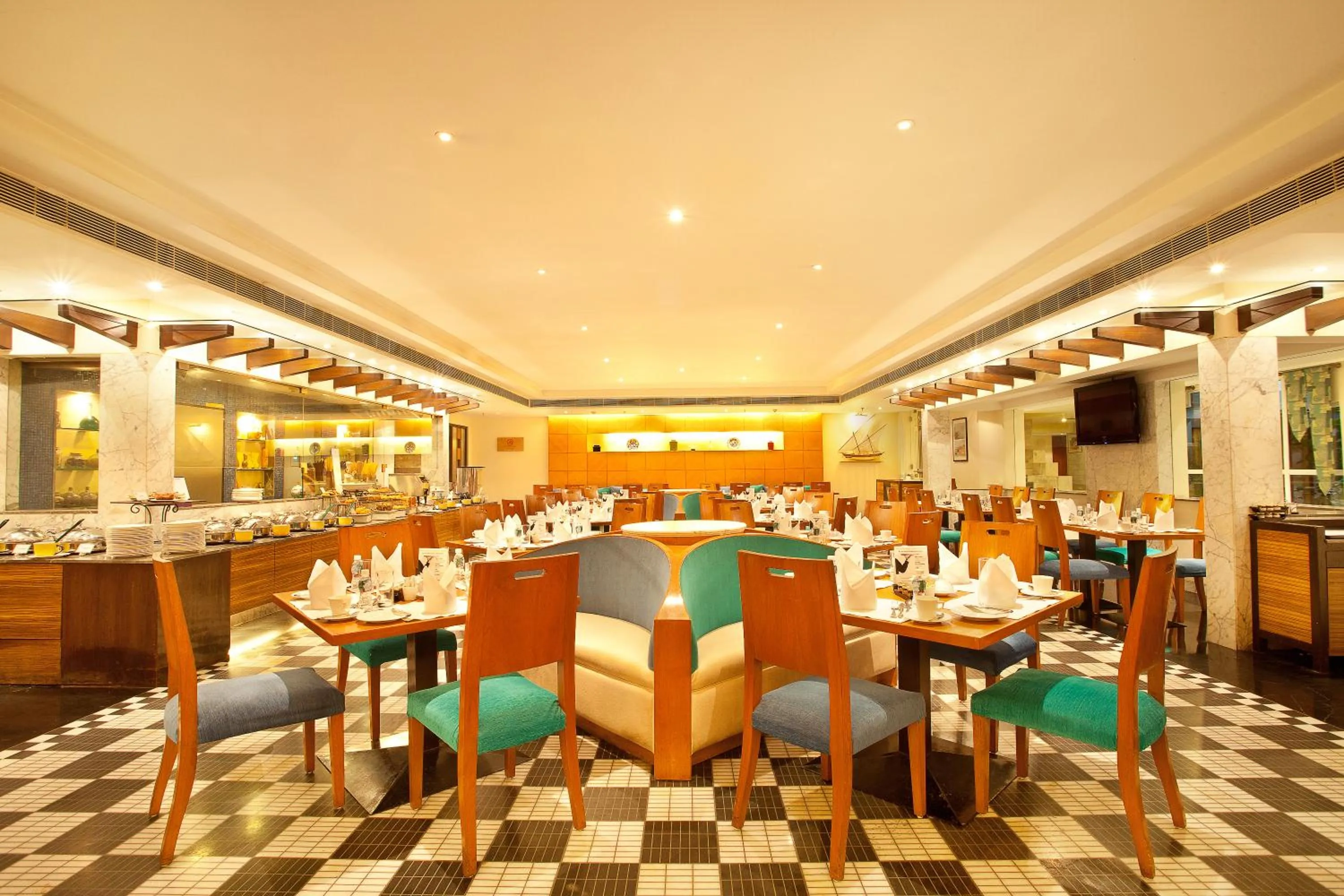 Restaurant/places to eat in Welcomhotel by ITC Hotels, Alkapuri, Vadodara