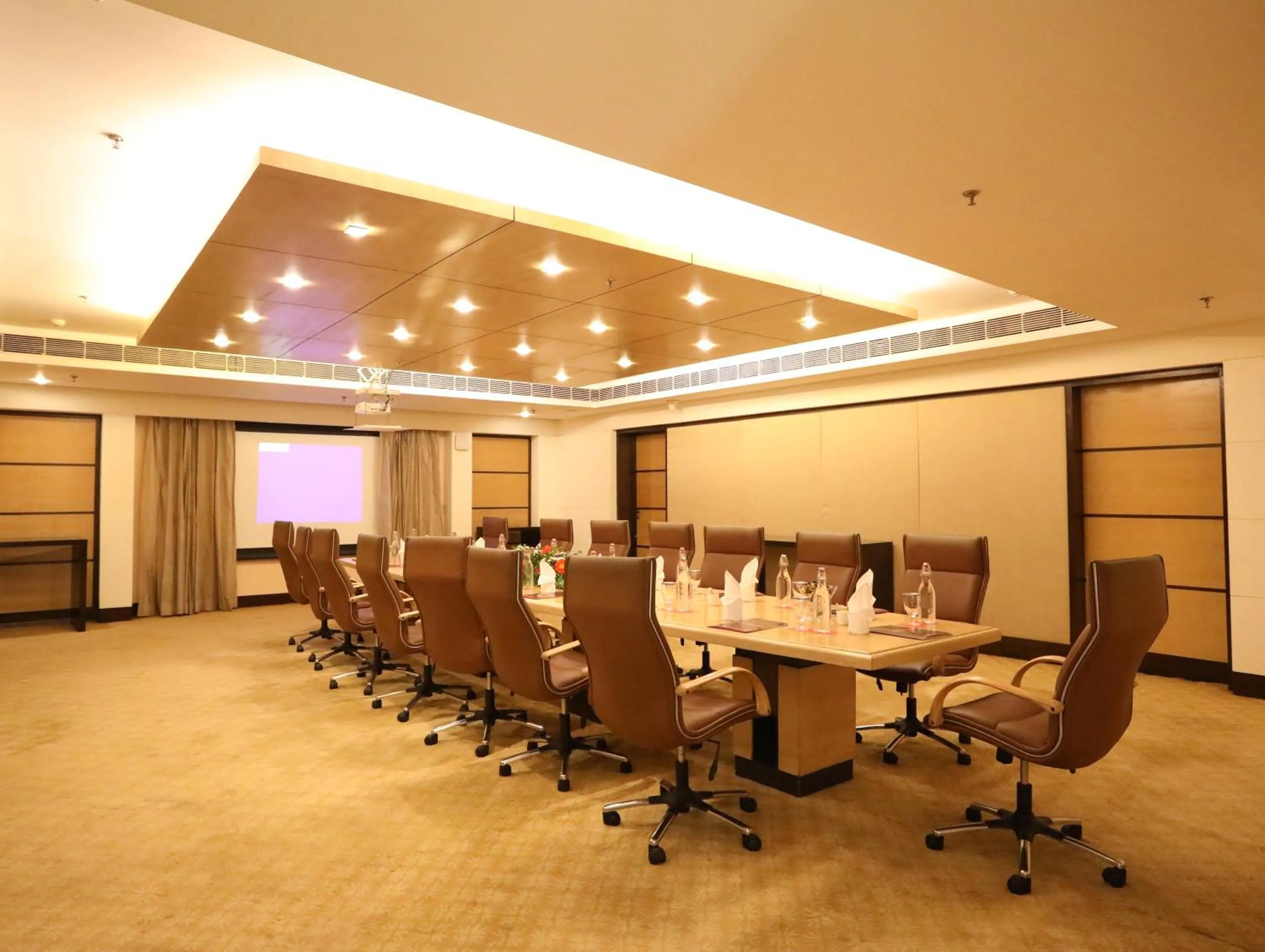 Meeting/conference room in Welcomhotel by ITC Hotels, Alkapuri, Vadodara