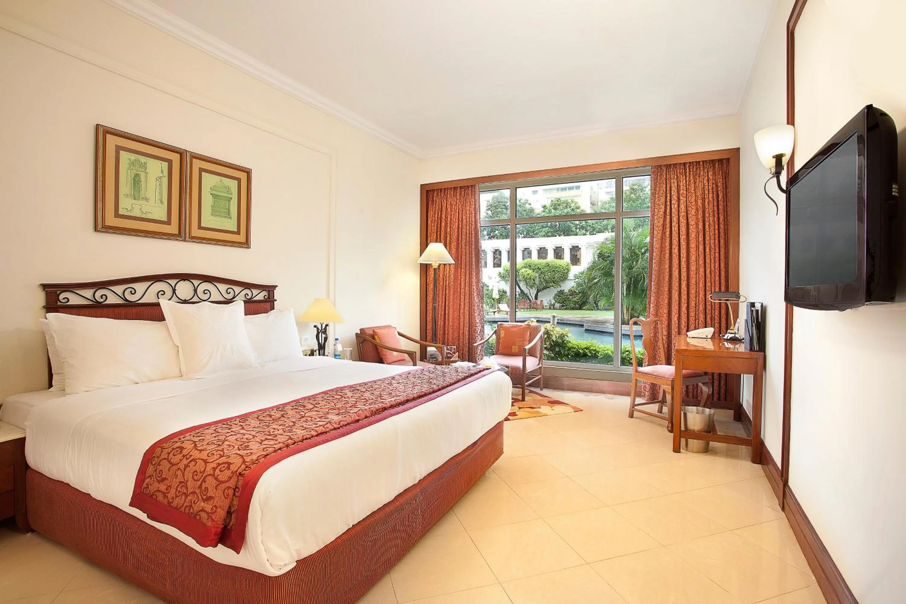 Bed in Welcomhotel by ITC Hotels, Alkapuri, Vadodara