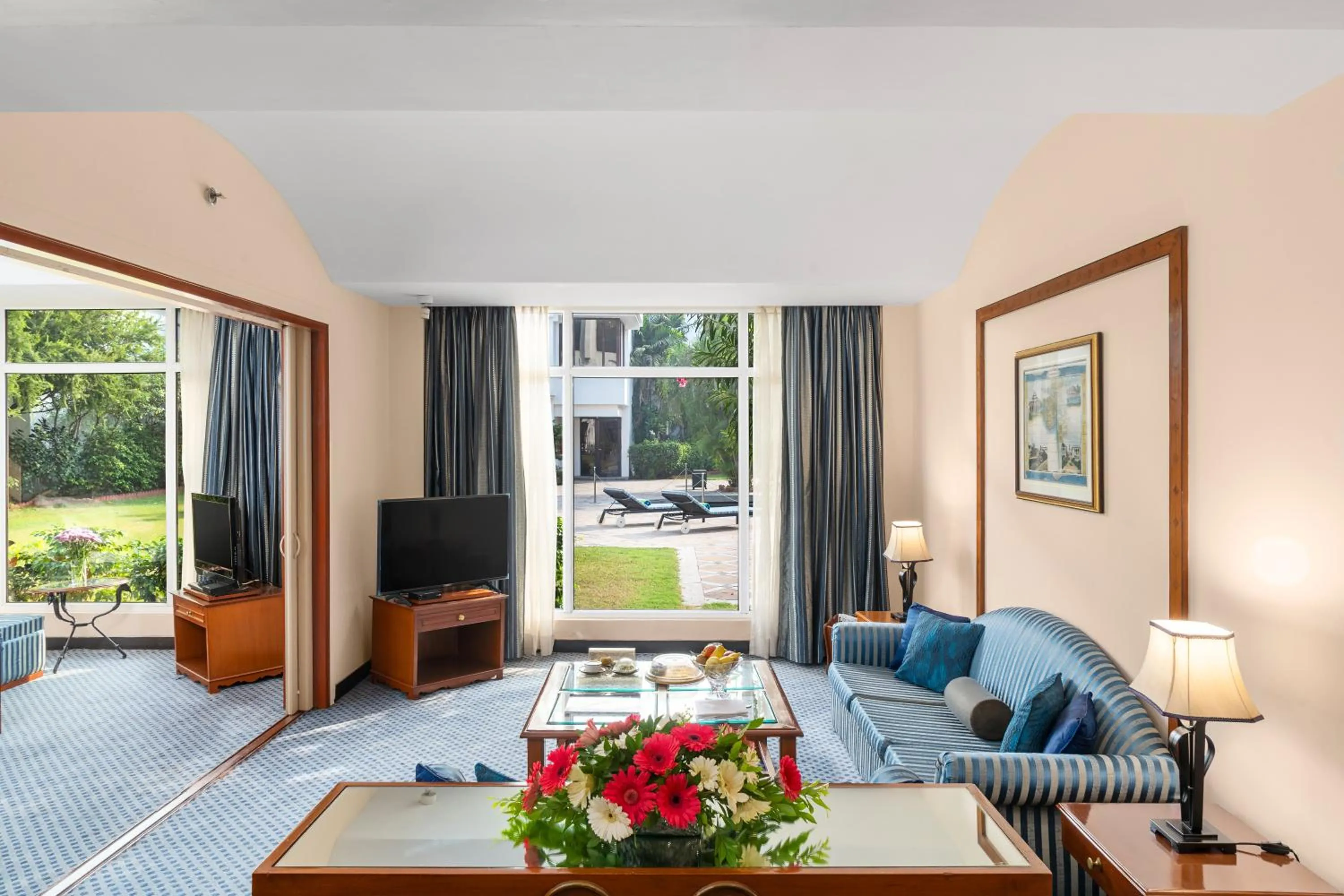 Living room in Welcomhotel by ITC Hotels, Alkapuri, Vadodara