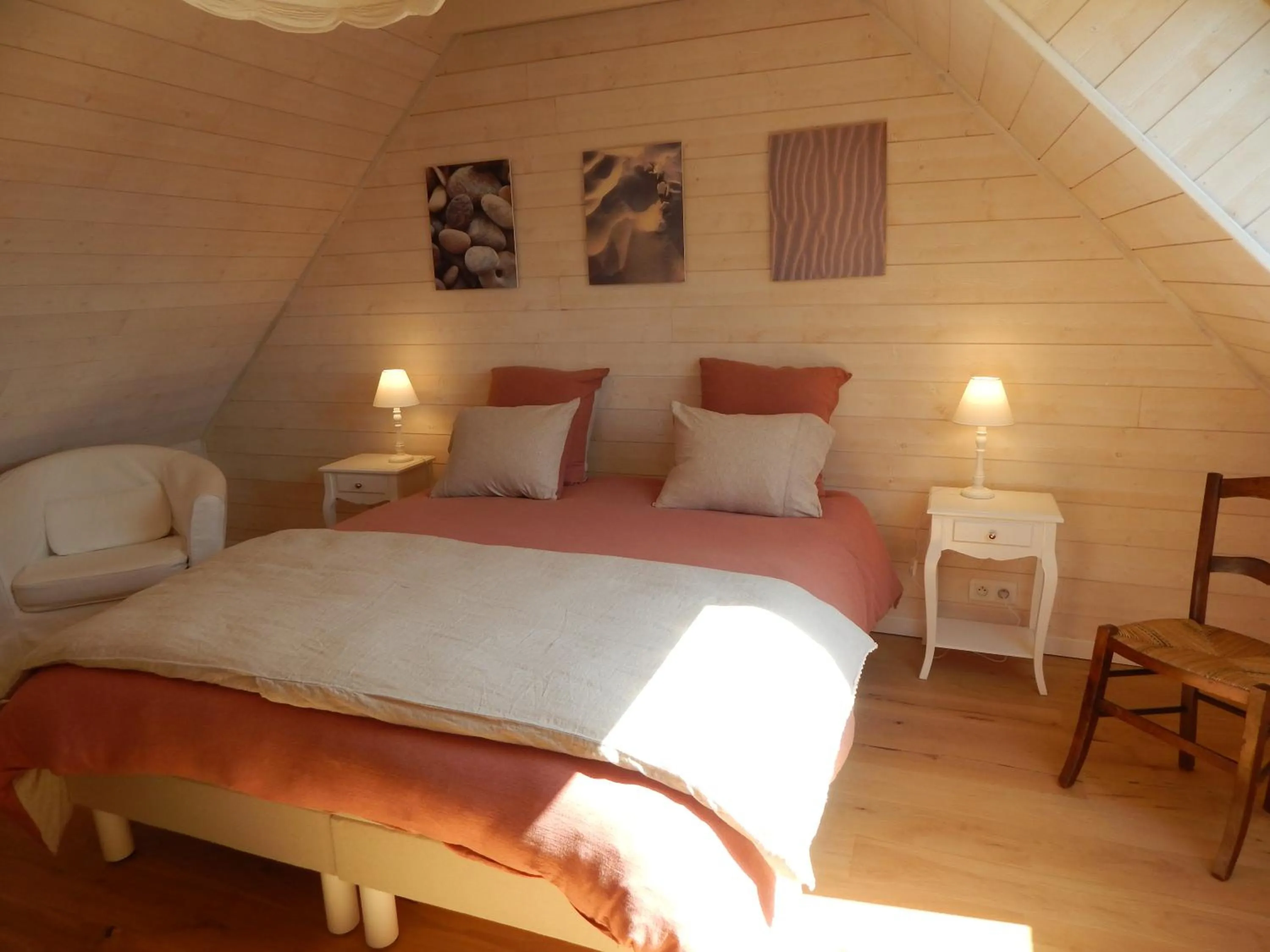 Photo of the whole room, Bed in Balade Océane