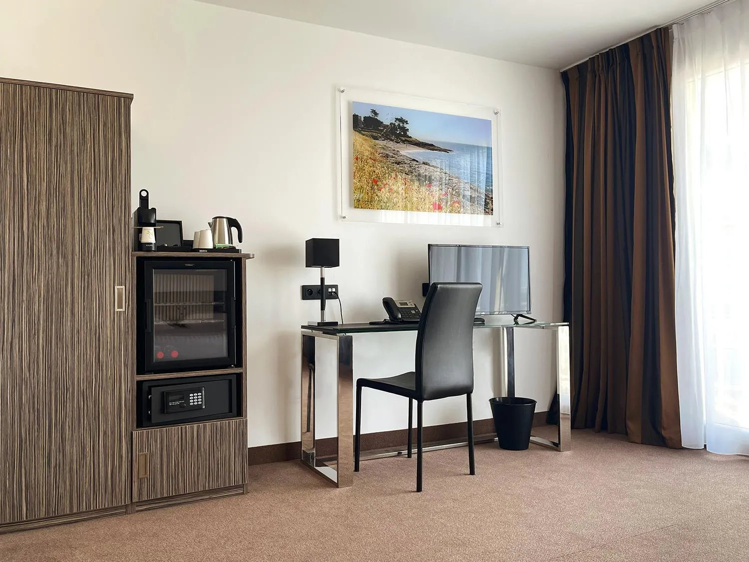 Bedroom in Golden Tulip La Baule Hotel and Residence