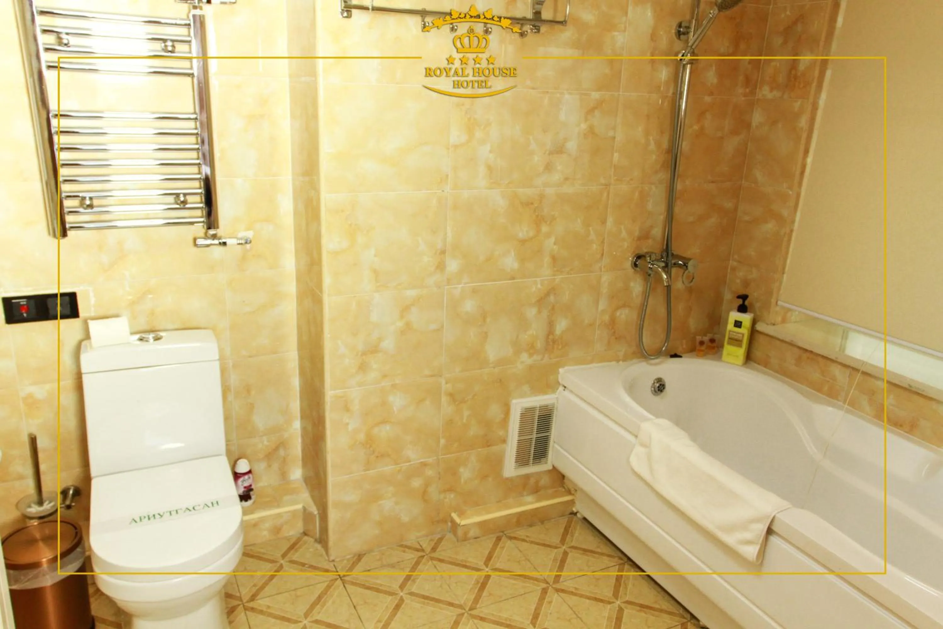 Shower in Royal House Hotel 2