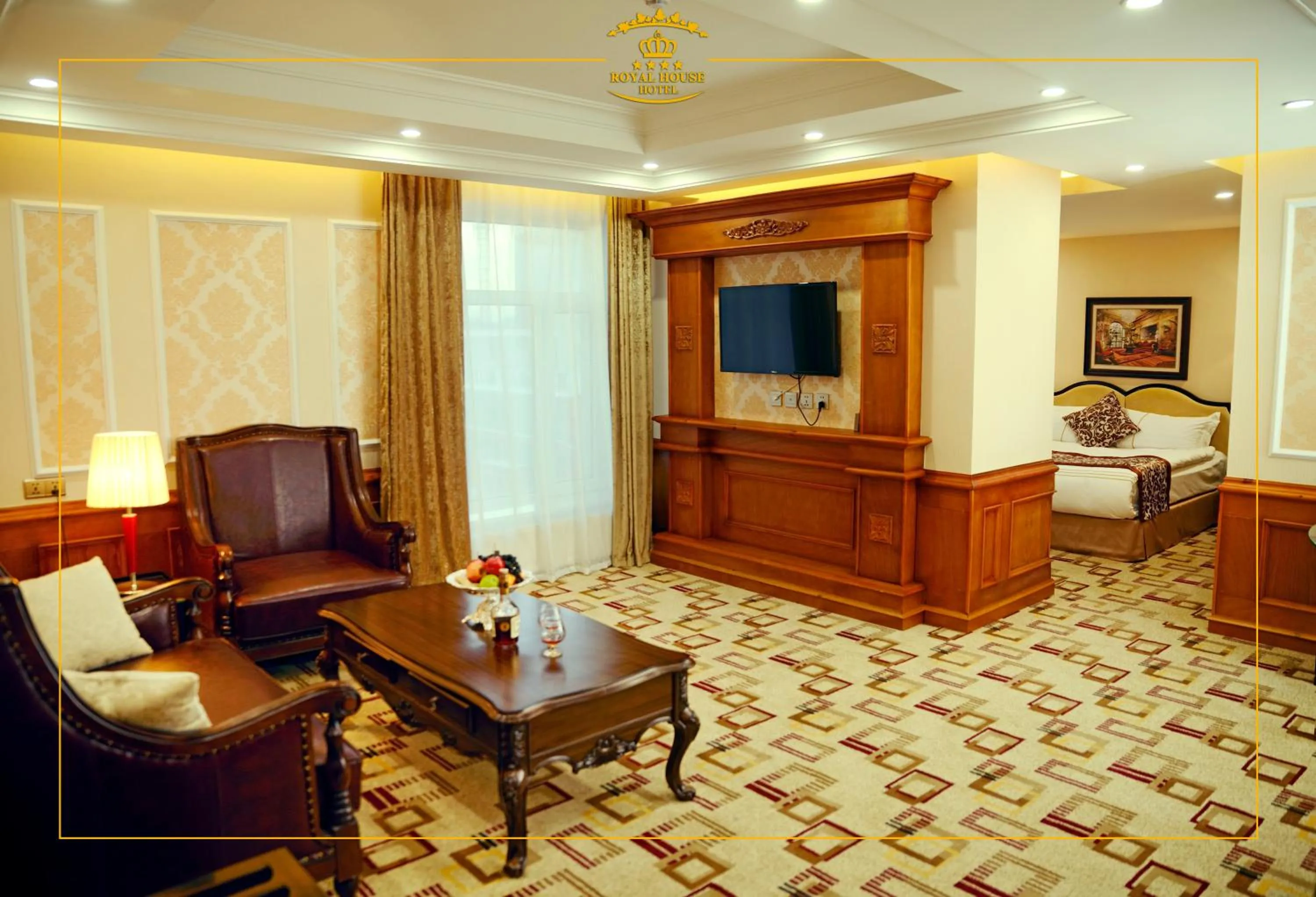 TV and multimedia in Royal House Hotel 2