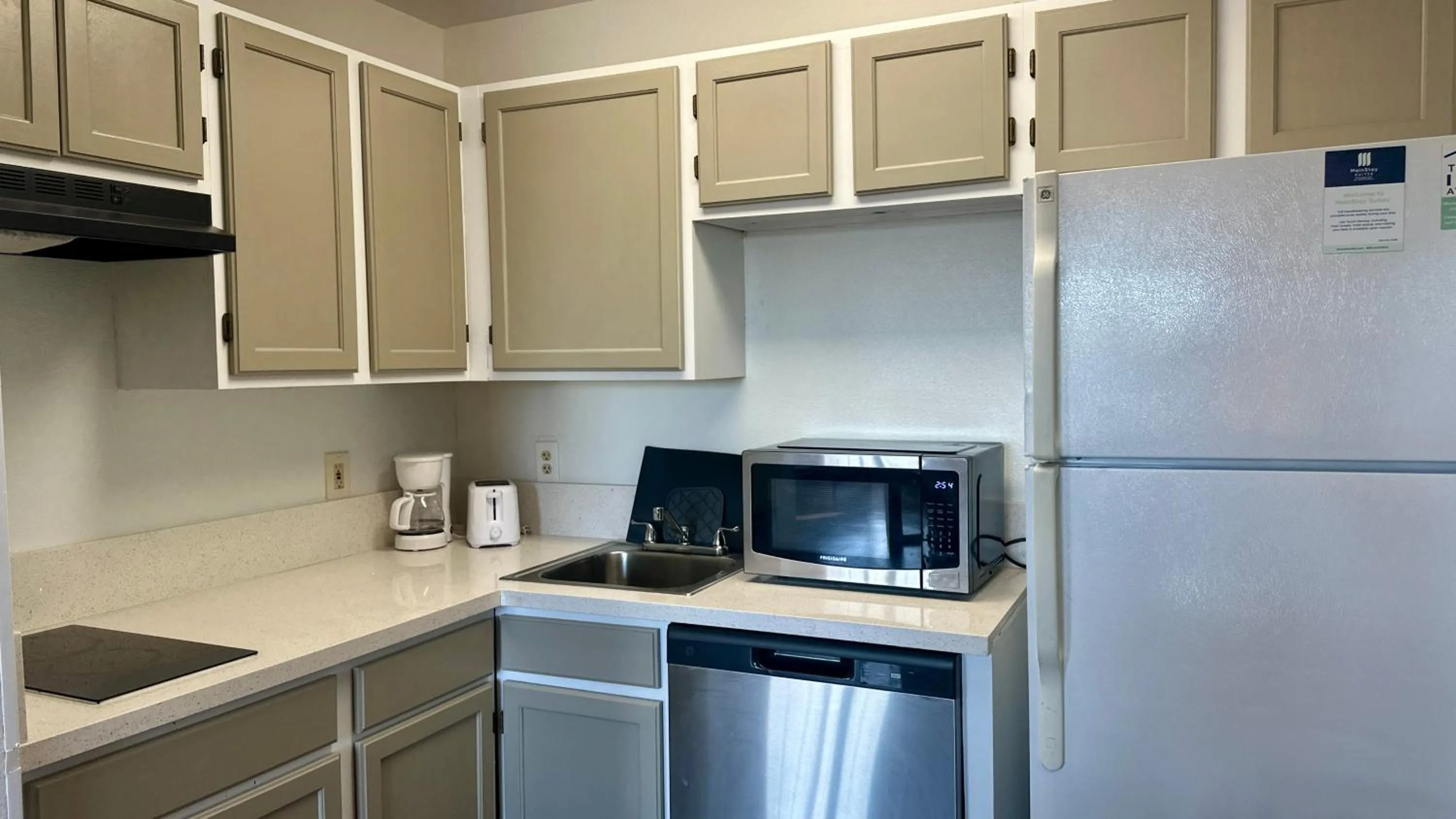 kitchen in MainStay Suites Las Vegas Flamingo