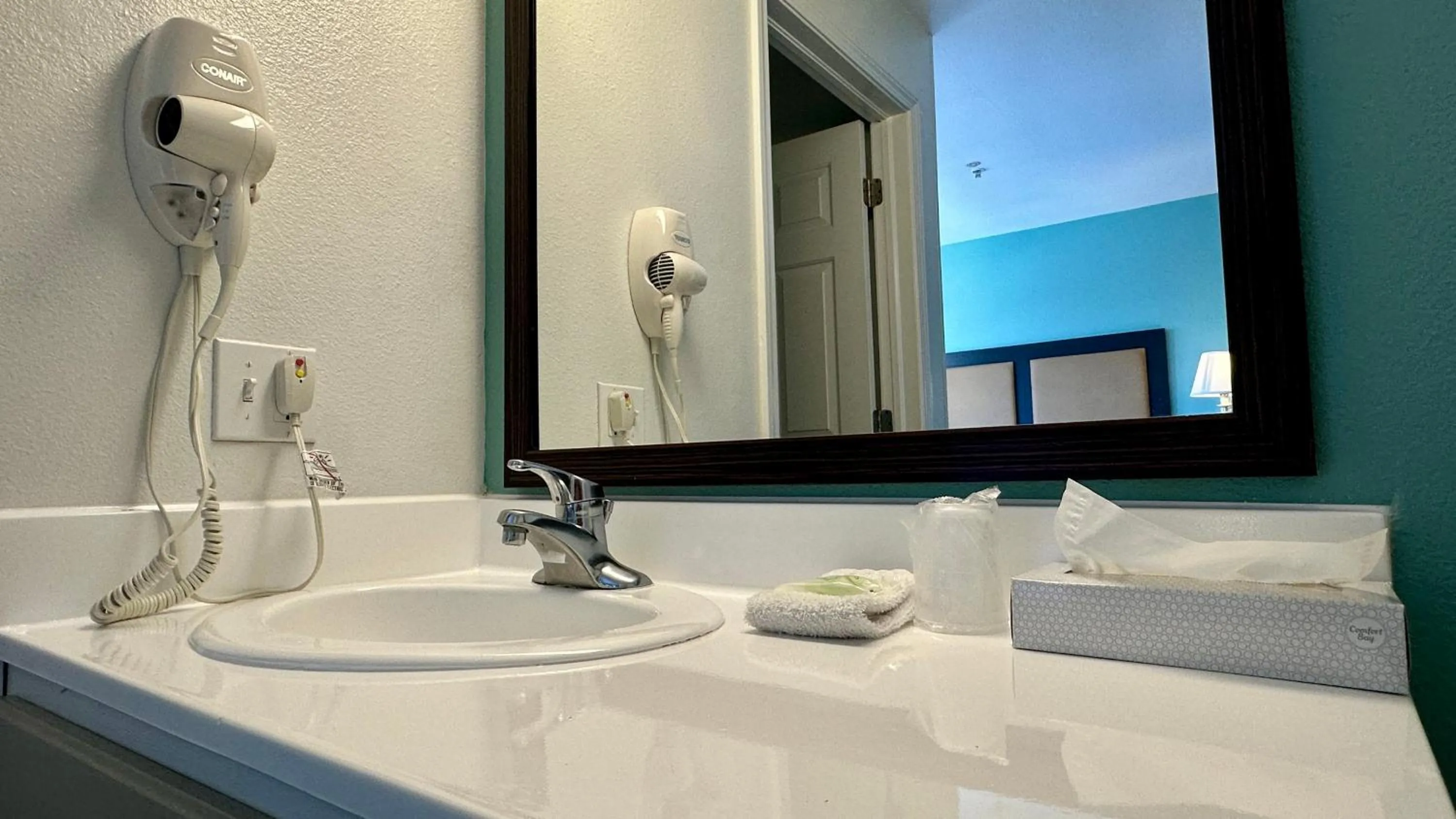 Bathroom in MainStay Suites Las Vegas Flamingo