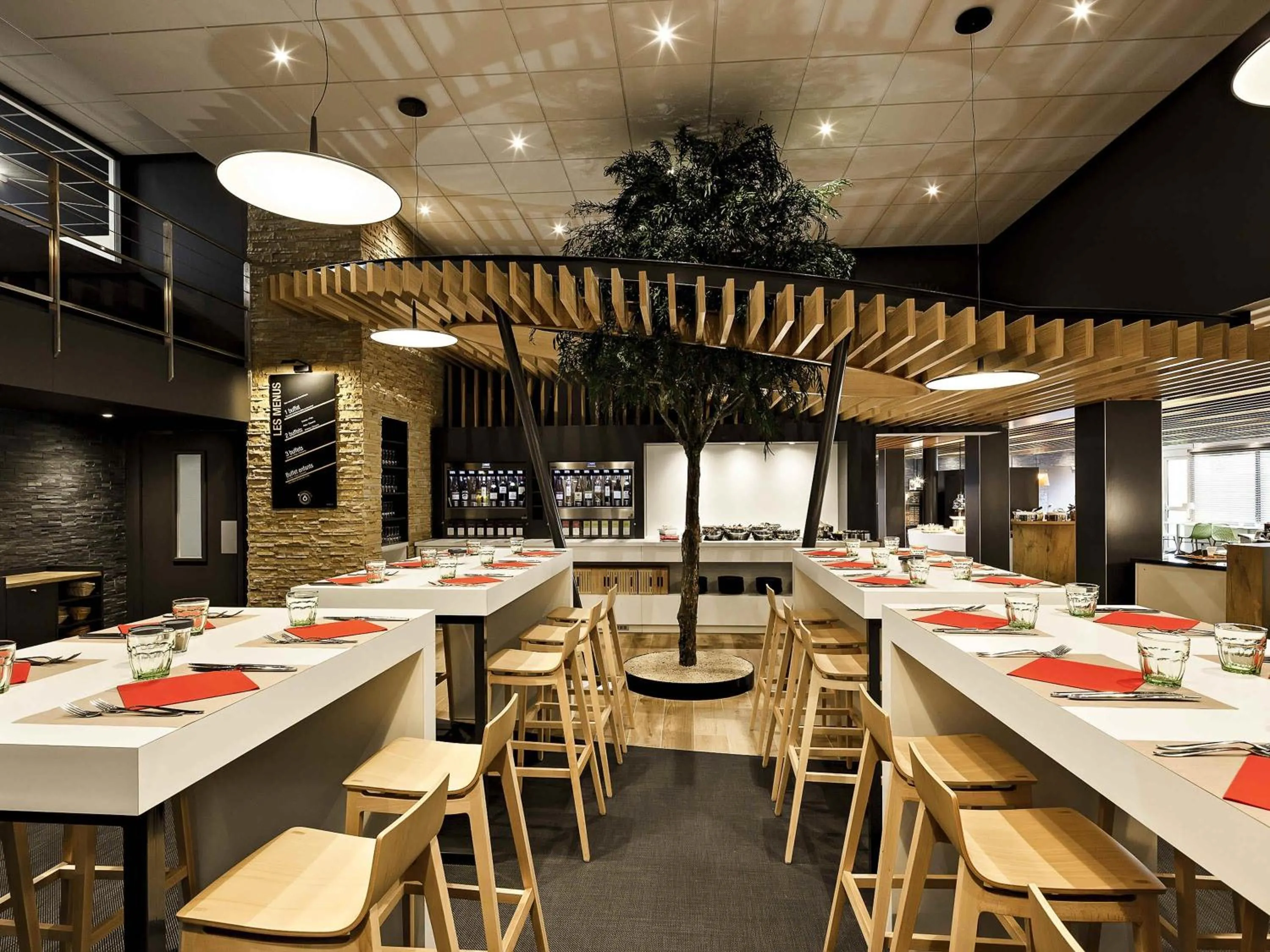 Restaurant/places to eat in ibis Poitiers Site du Futuroscope