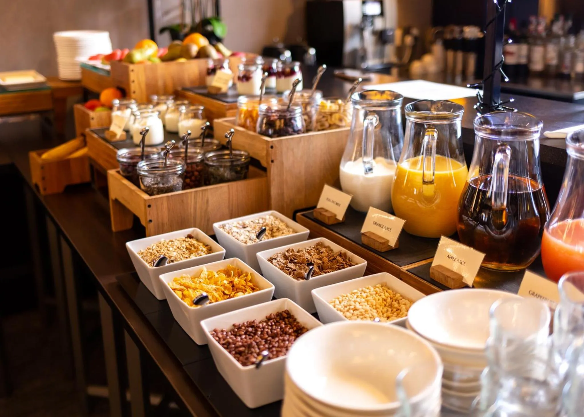 Restaurant/places to eat in Nira Caledonia