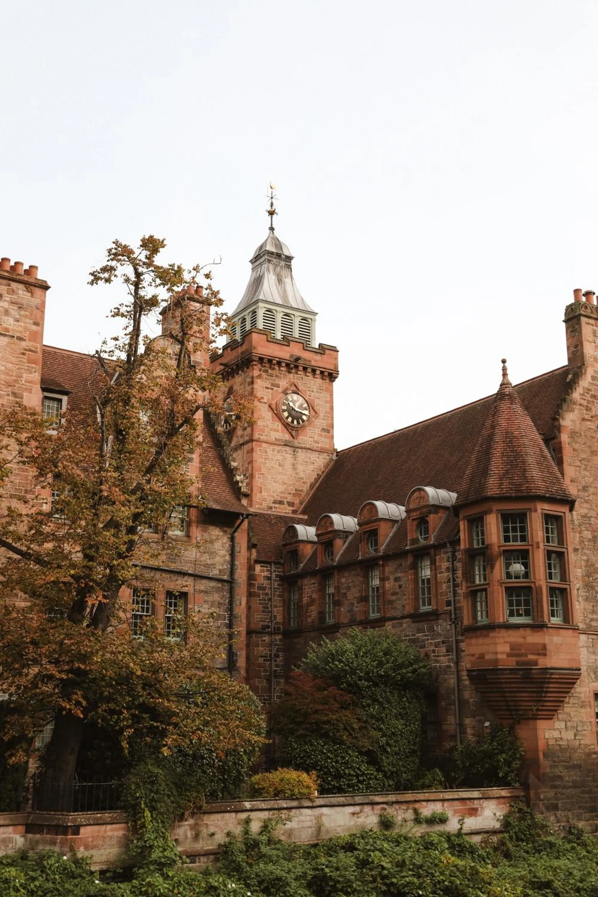 Nearby landmark in Nira Caledonia