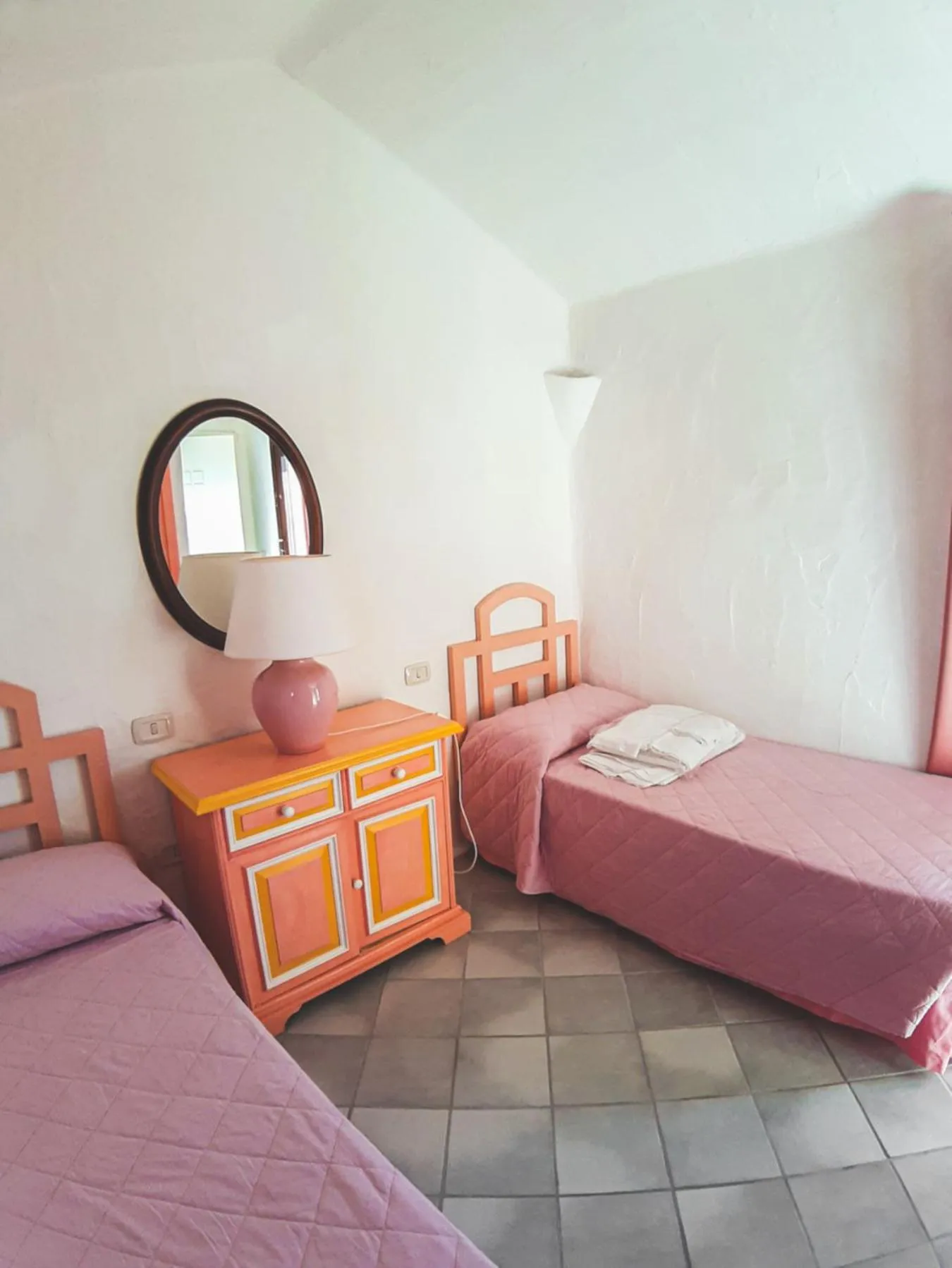 Photo of the whole room, Bed in Residence I Cormorani Bis