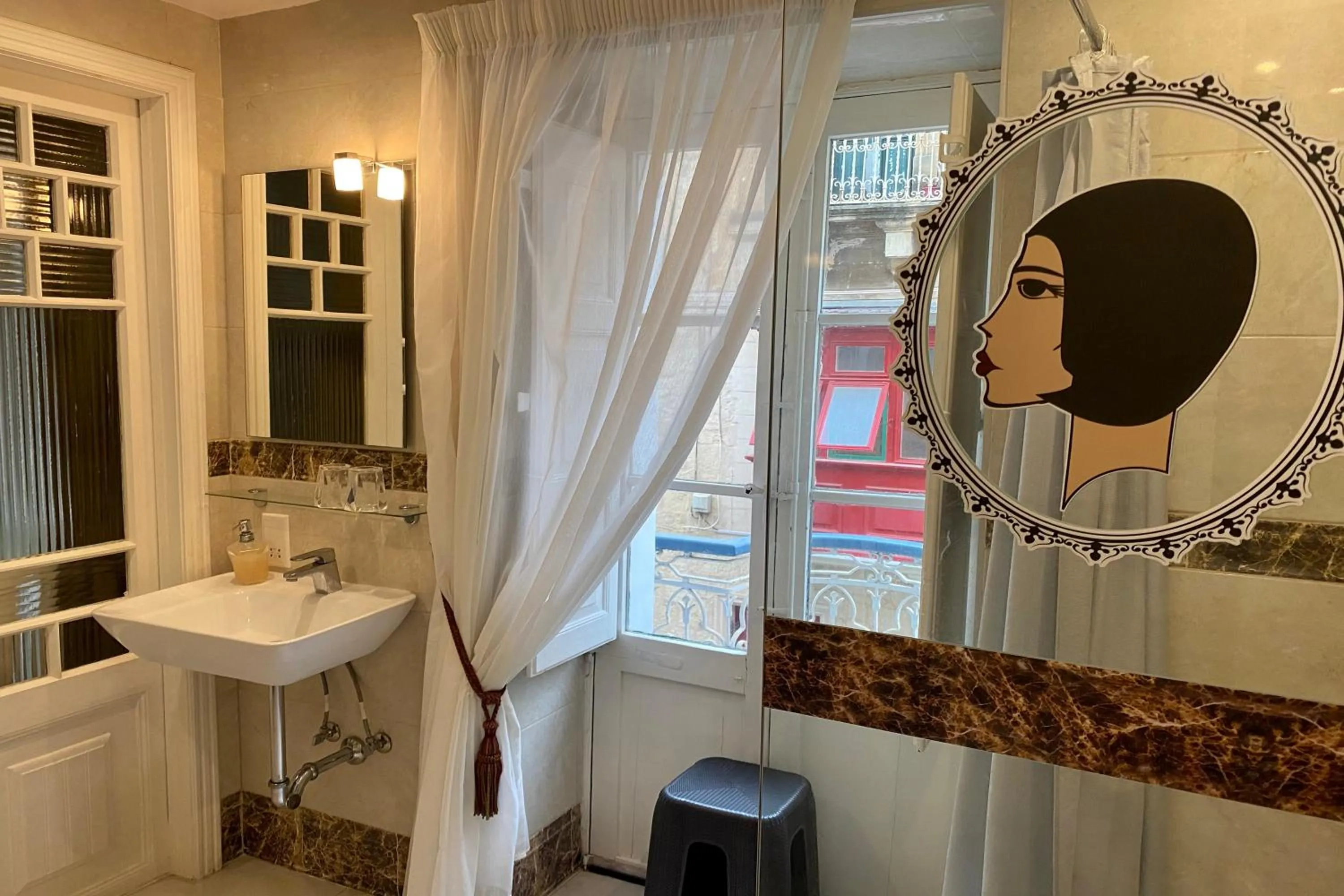 Shower in BOCO Boutique Hotel