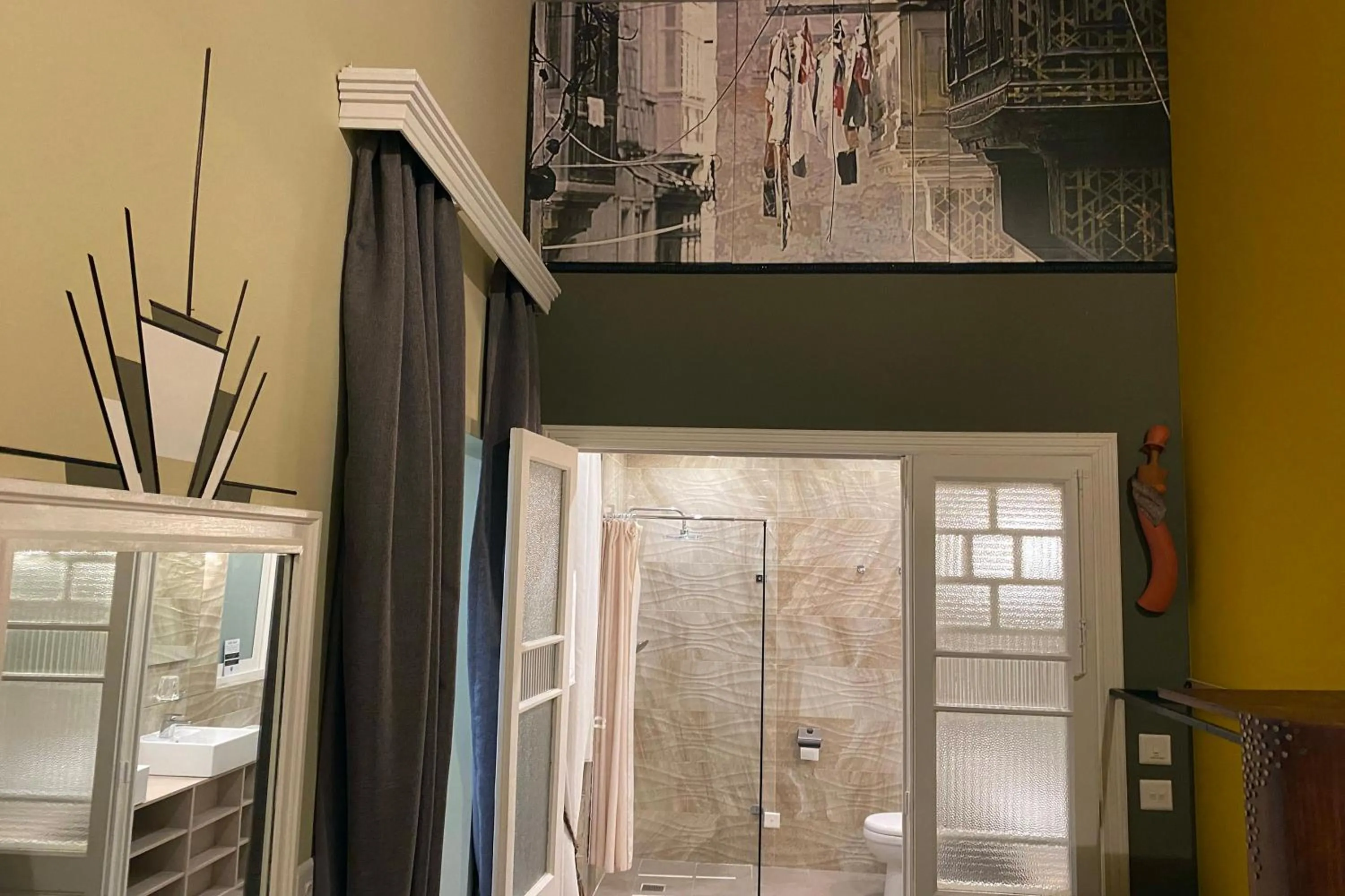 Shower in BOCO Boutique Hotel