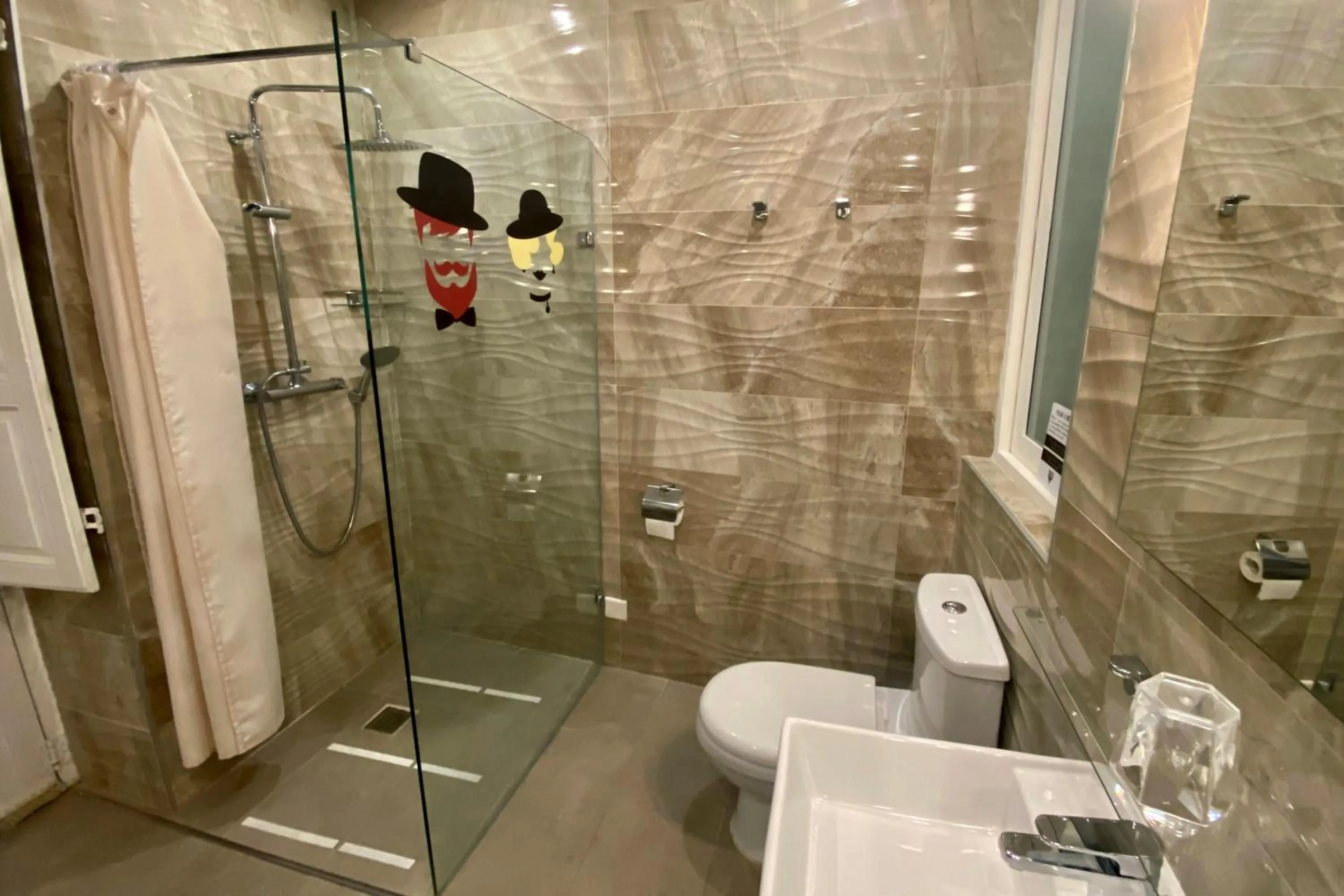 Shower in BOCO Boutique Hotel