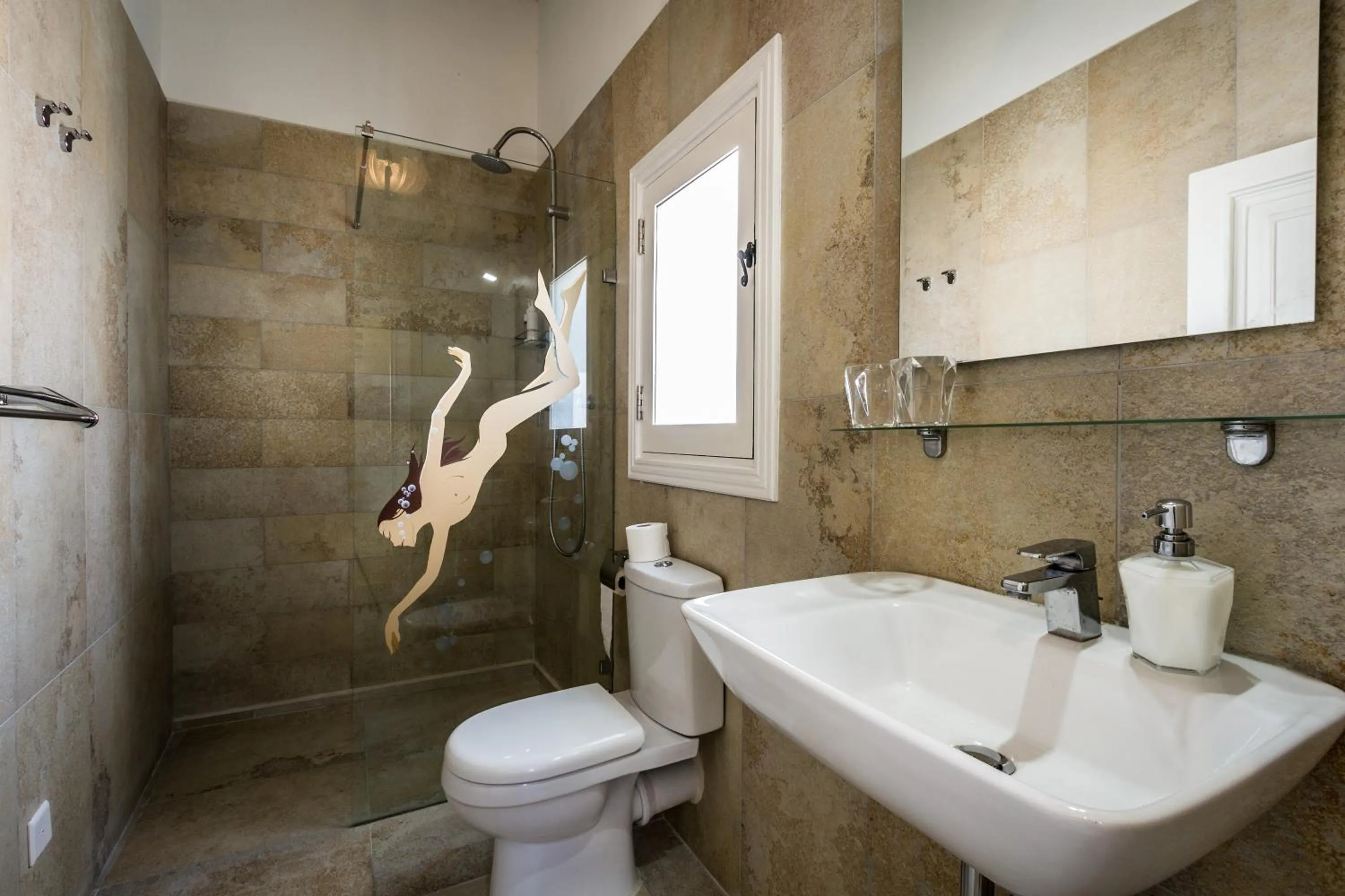 Shower in BOCO Boutique Hotel