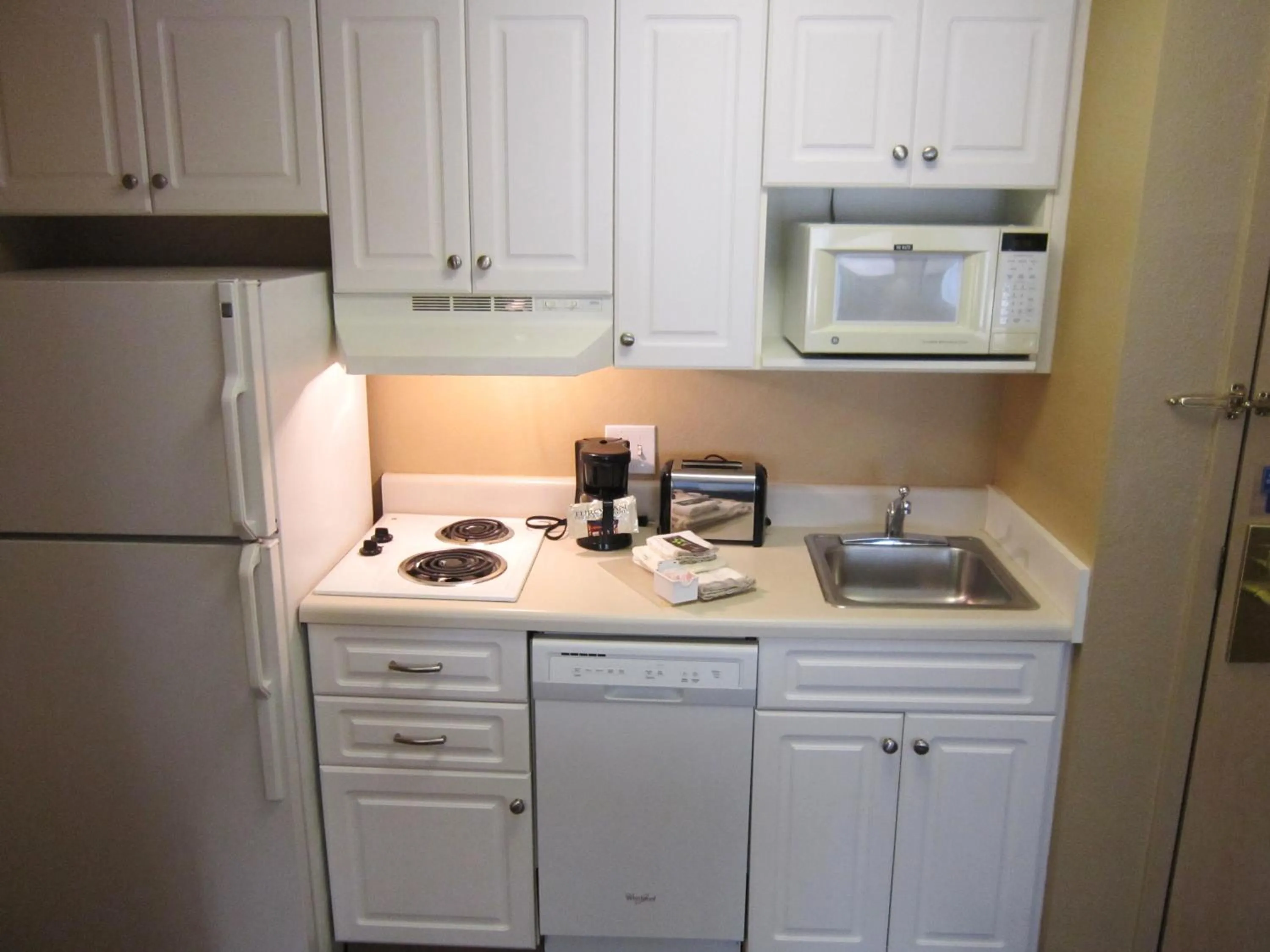 Kitchen or kitchenette in Extended Stay America Suites - Orlando - Lake Buena Vista