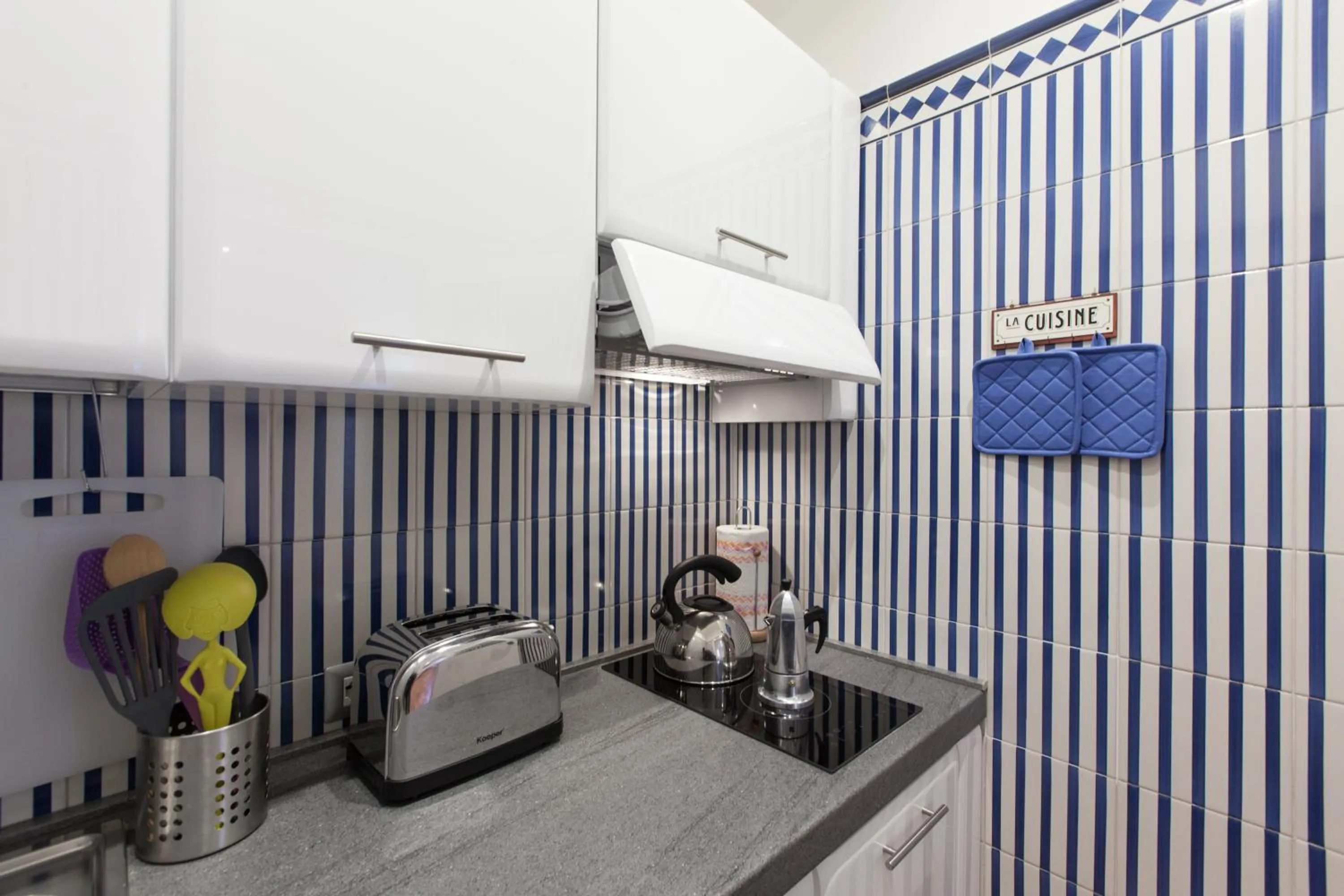 Kitchen or kitchenette in Urbana Lodge, Monti