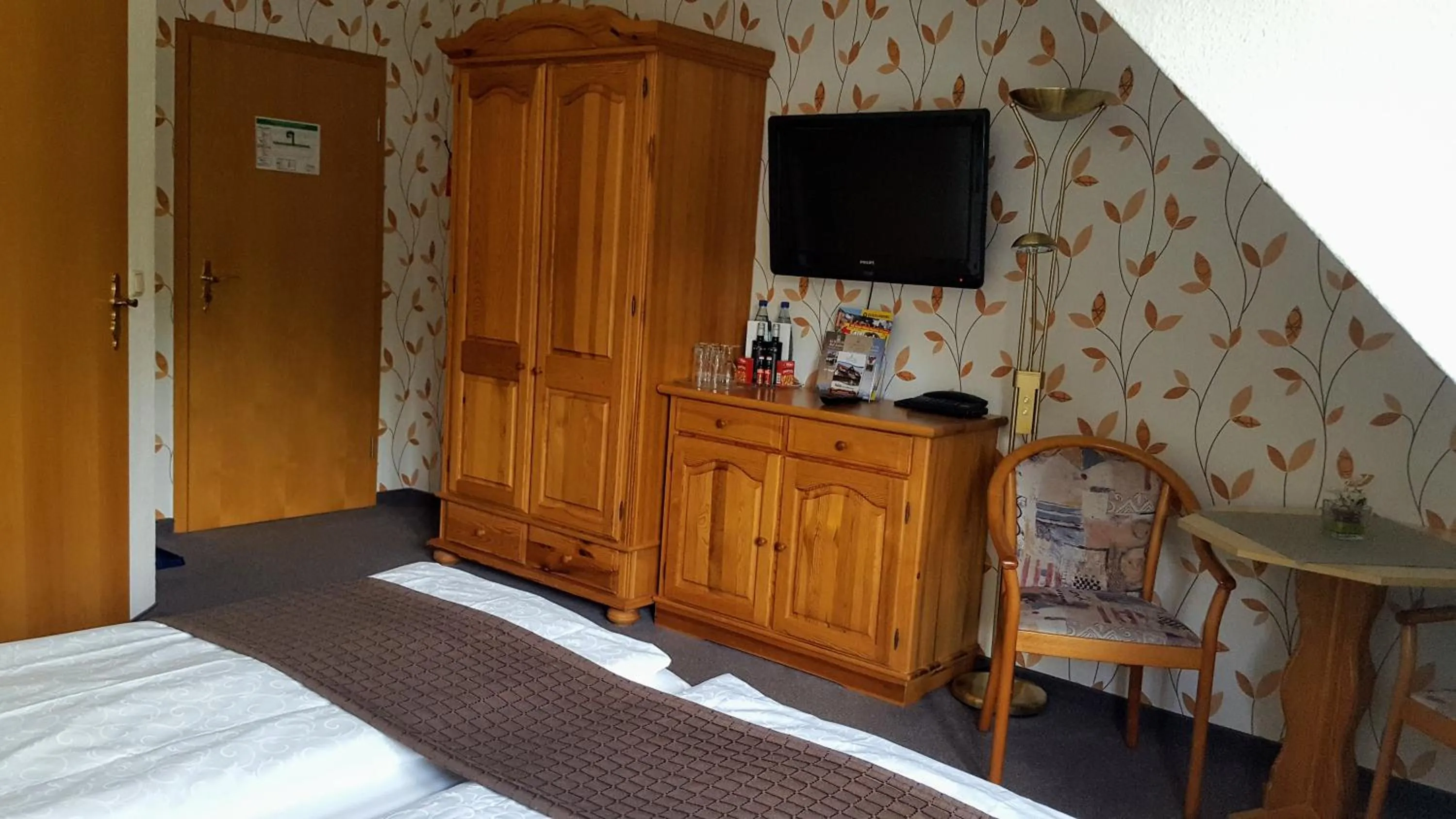 Photo of the whole room, Bed in Kurhotel Bad Suderode
