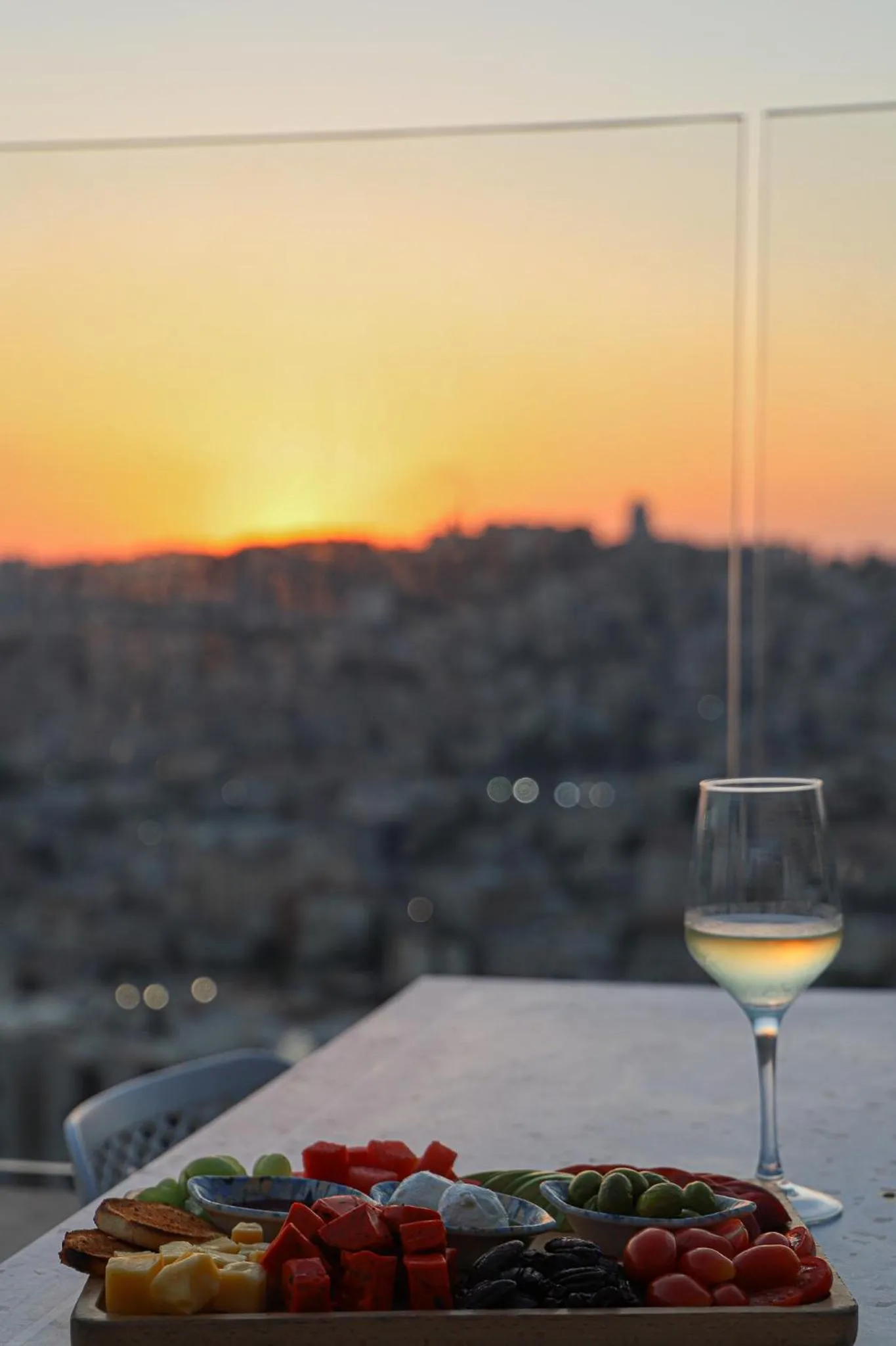 Restaurant/places to eat in Ramada Olivie Nazareth