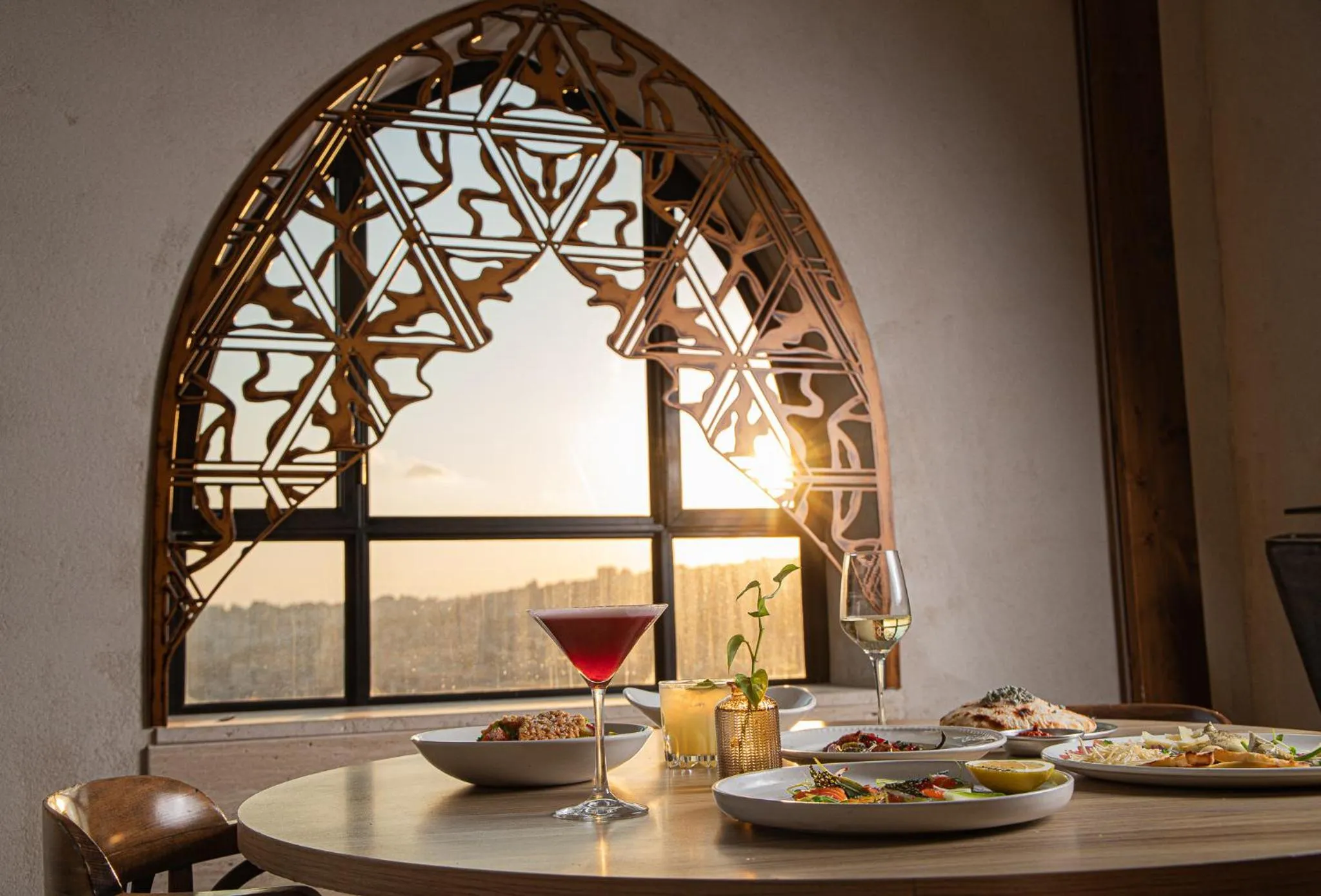 Restaurant/places to eat in Ramada Olivie Nazareth