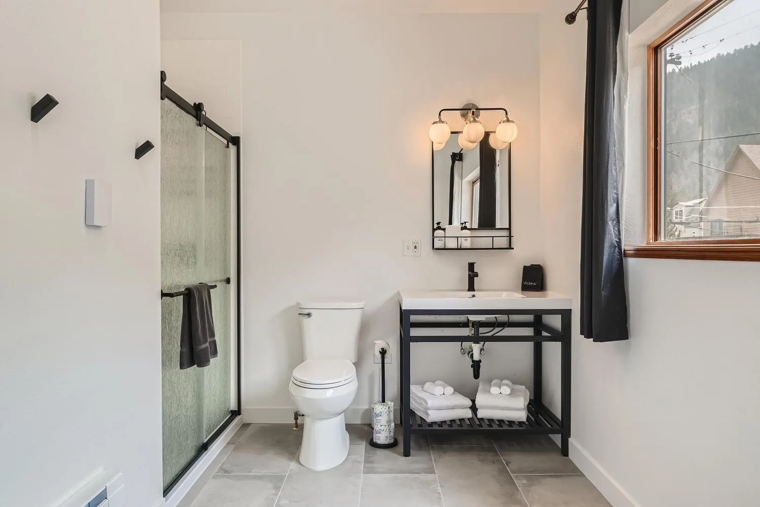 Shower in Uplift Inn