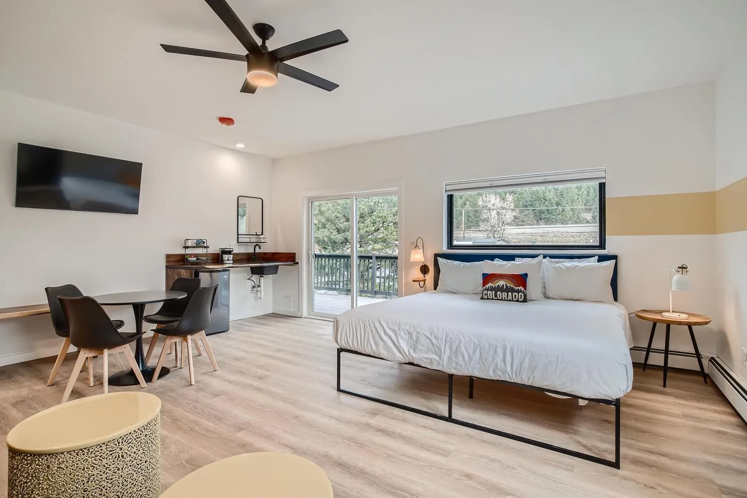 Photo of the whole room in Uplift Inn