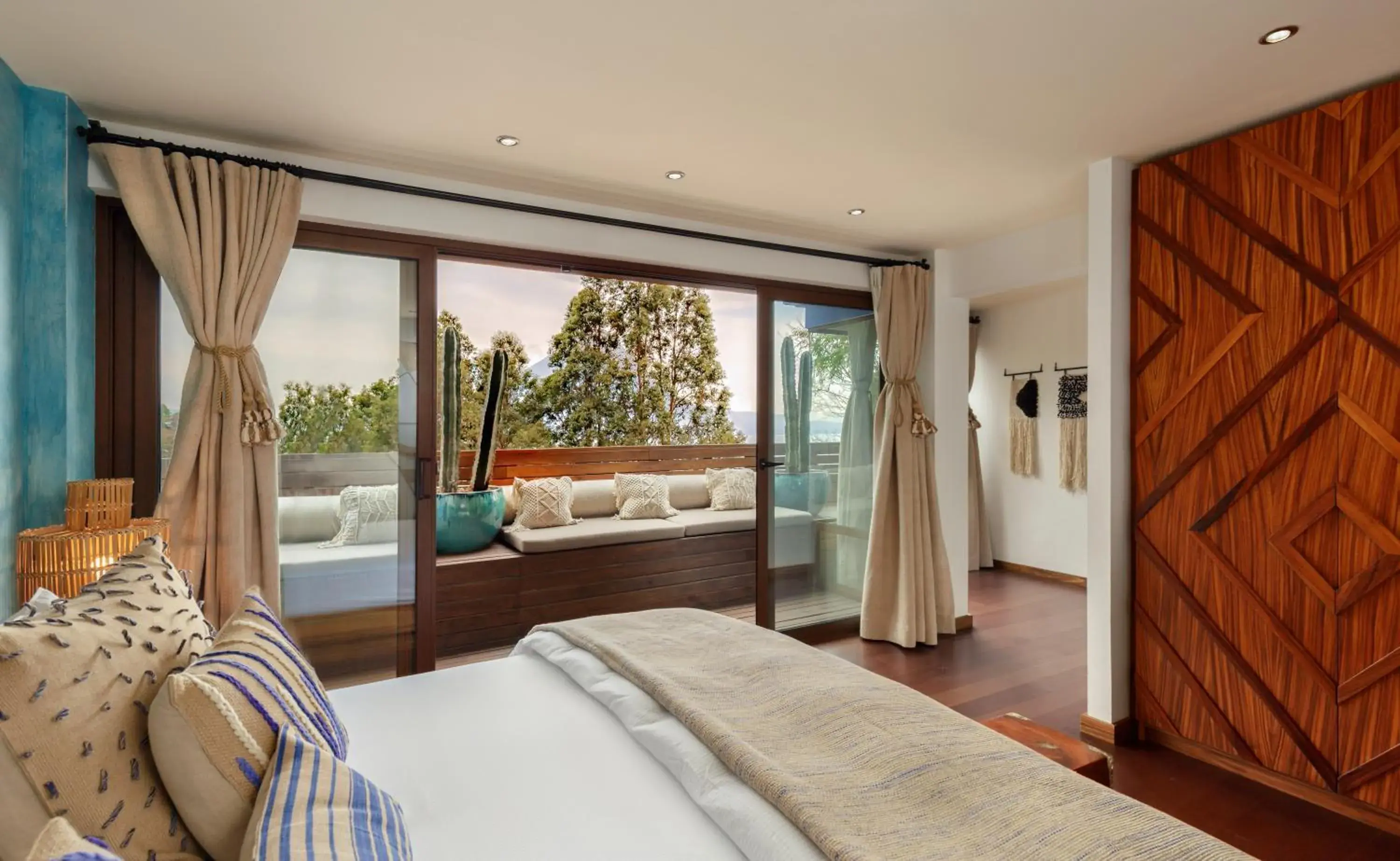 Deluxe Room in Hotel Casa Palopo Deluxe Room in Hotel Casa Palopo