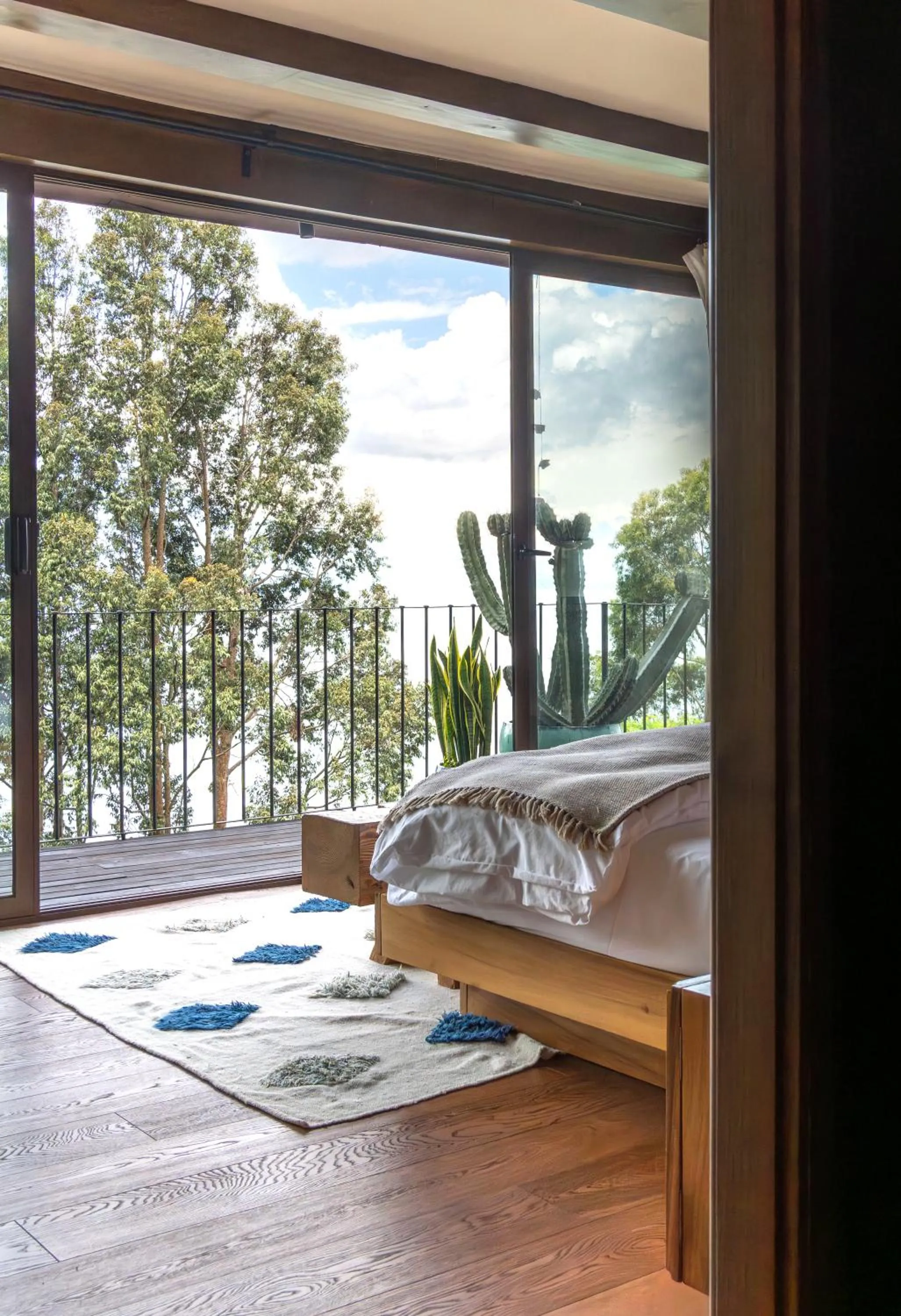 Photo of the whole room, Bed in Hotel Casa Palopo