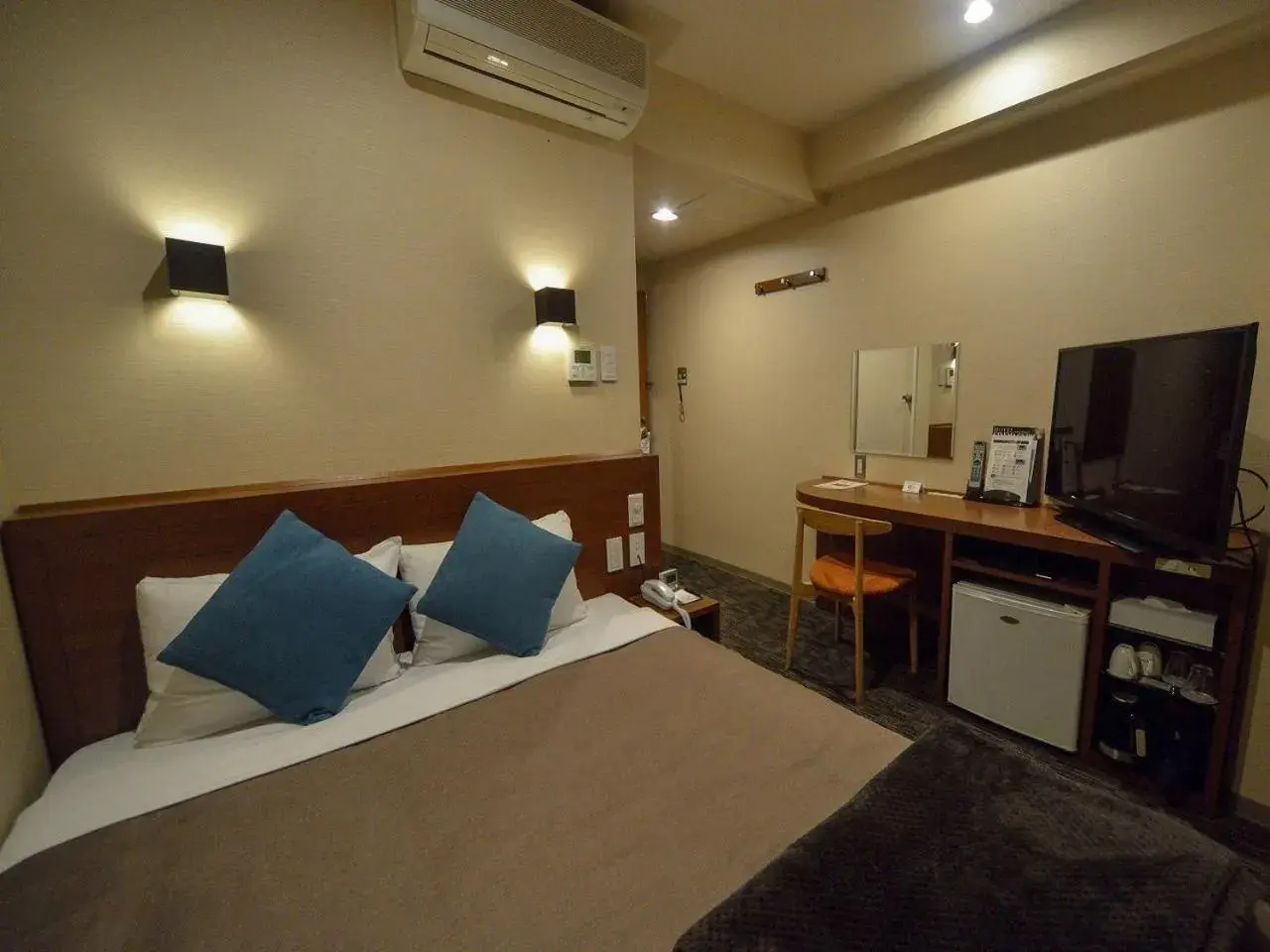 Single Room - single occupancy - Smoking in Fukuyama Plaza Hotel Single Room - single occupancy - Smoking in Fukuyama Plaza Hotel