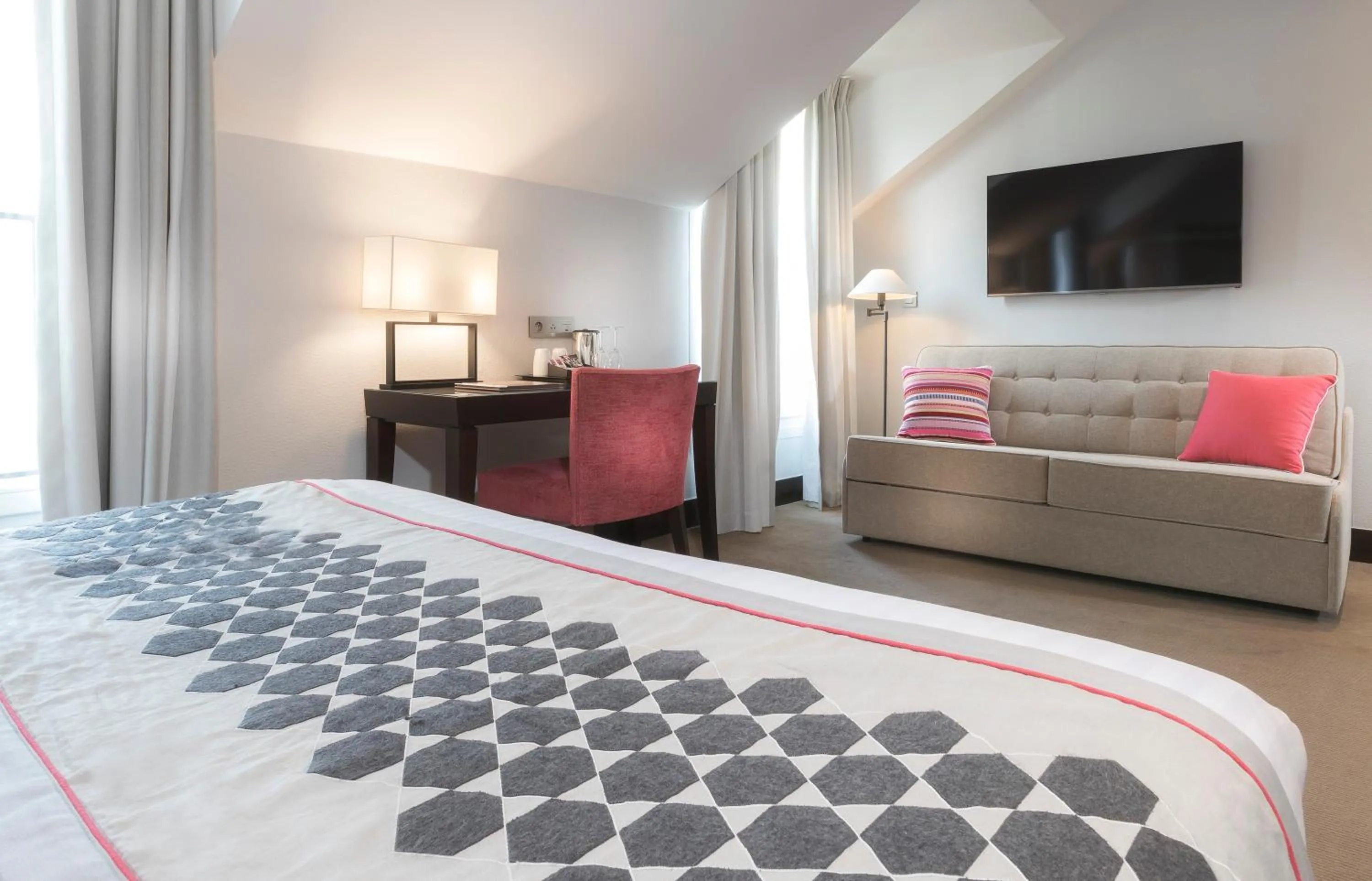 Bedroom, Bed in Montfleuri