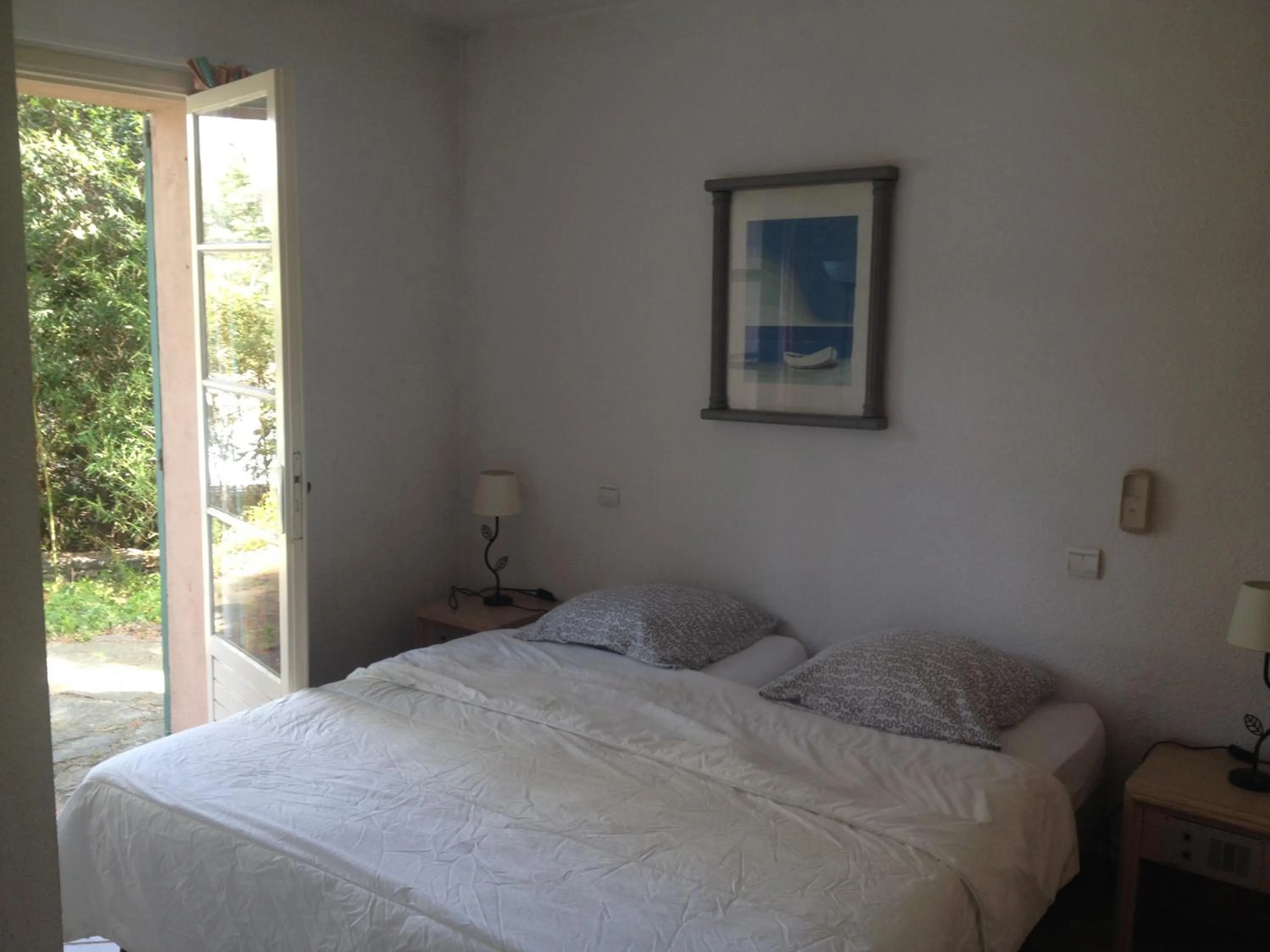 Photo of the whole room, Bed in Hôtel De La Mer