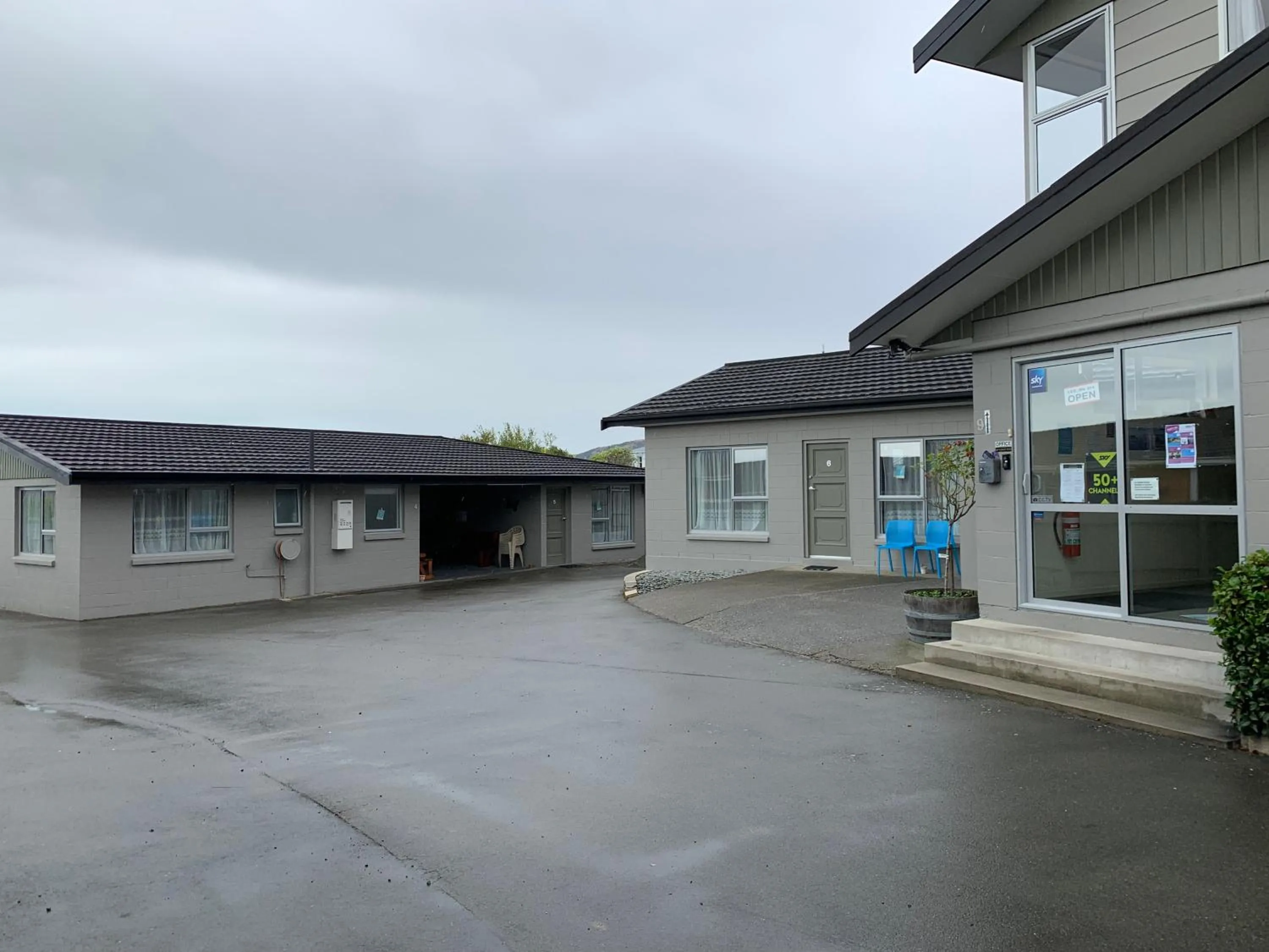 Property building in Kingswood Motel