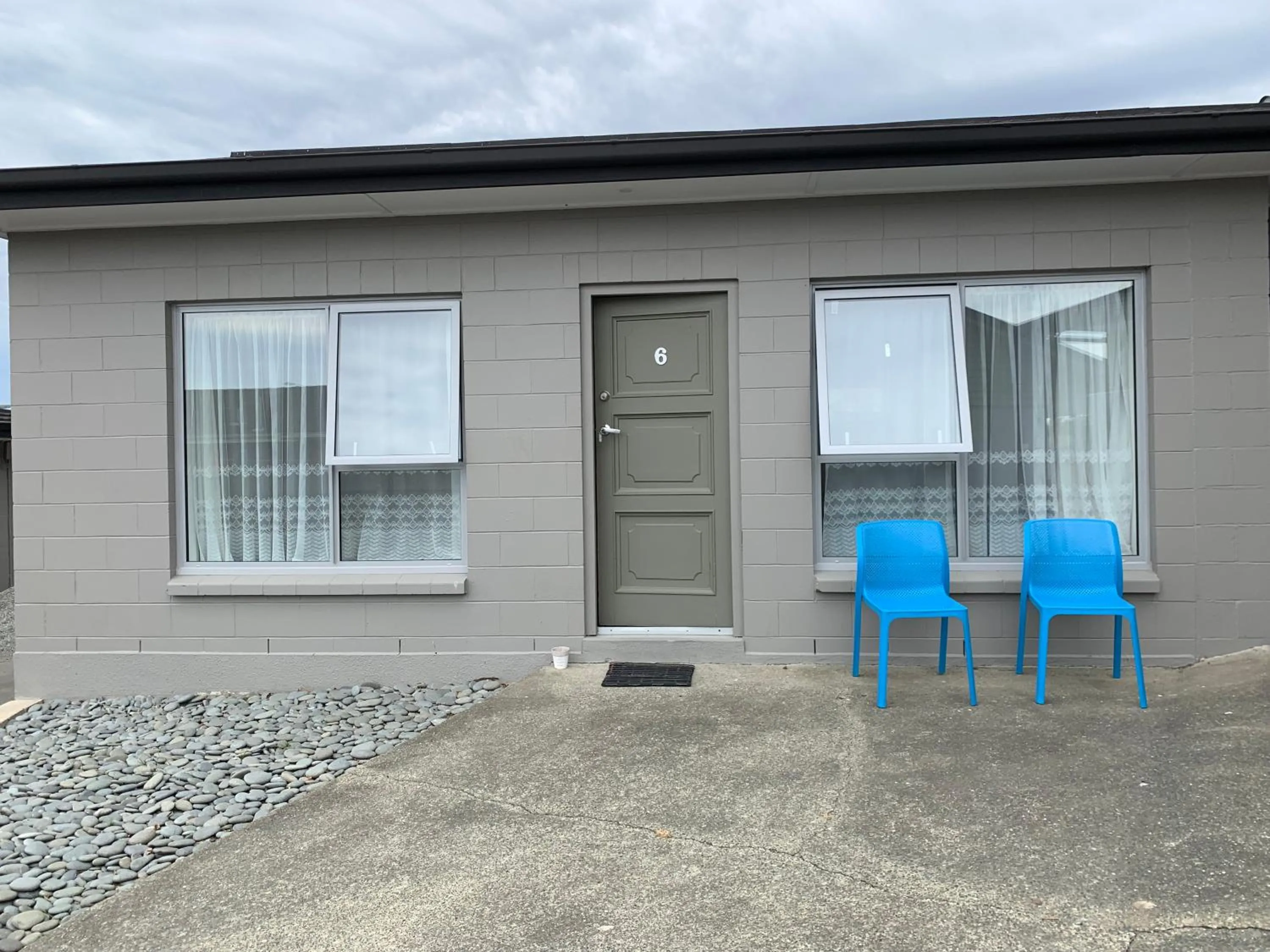 Property building in Kingswood Motel