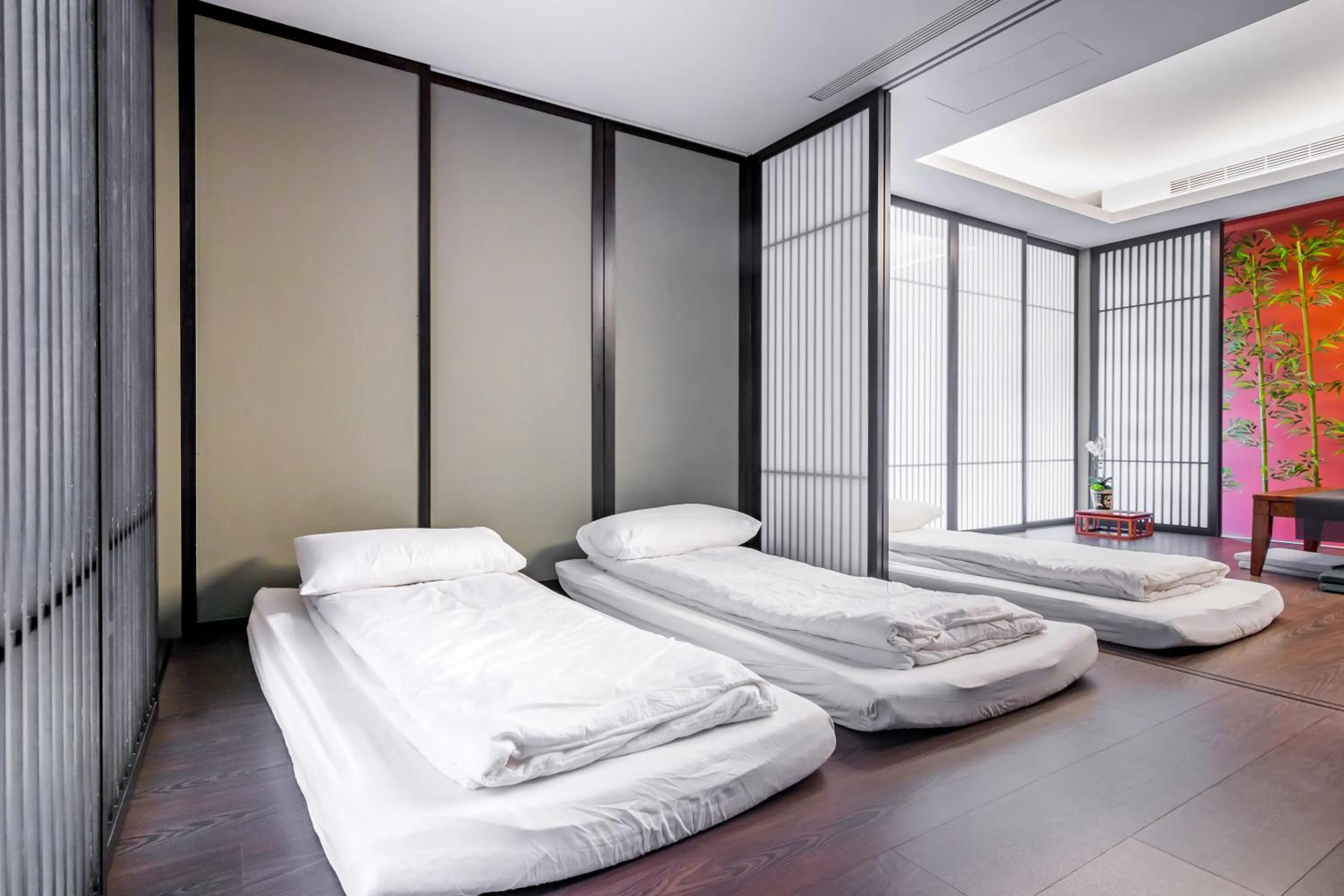 Decorative detail, Bed in Fun Simon