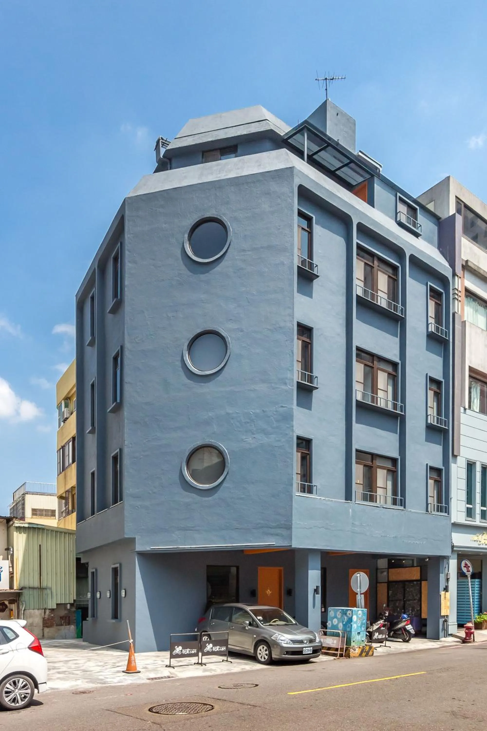 Property building in Fun Simon