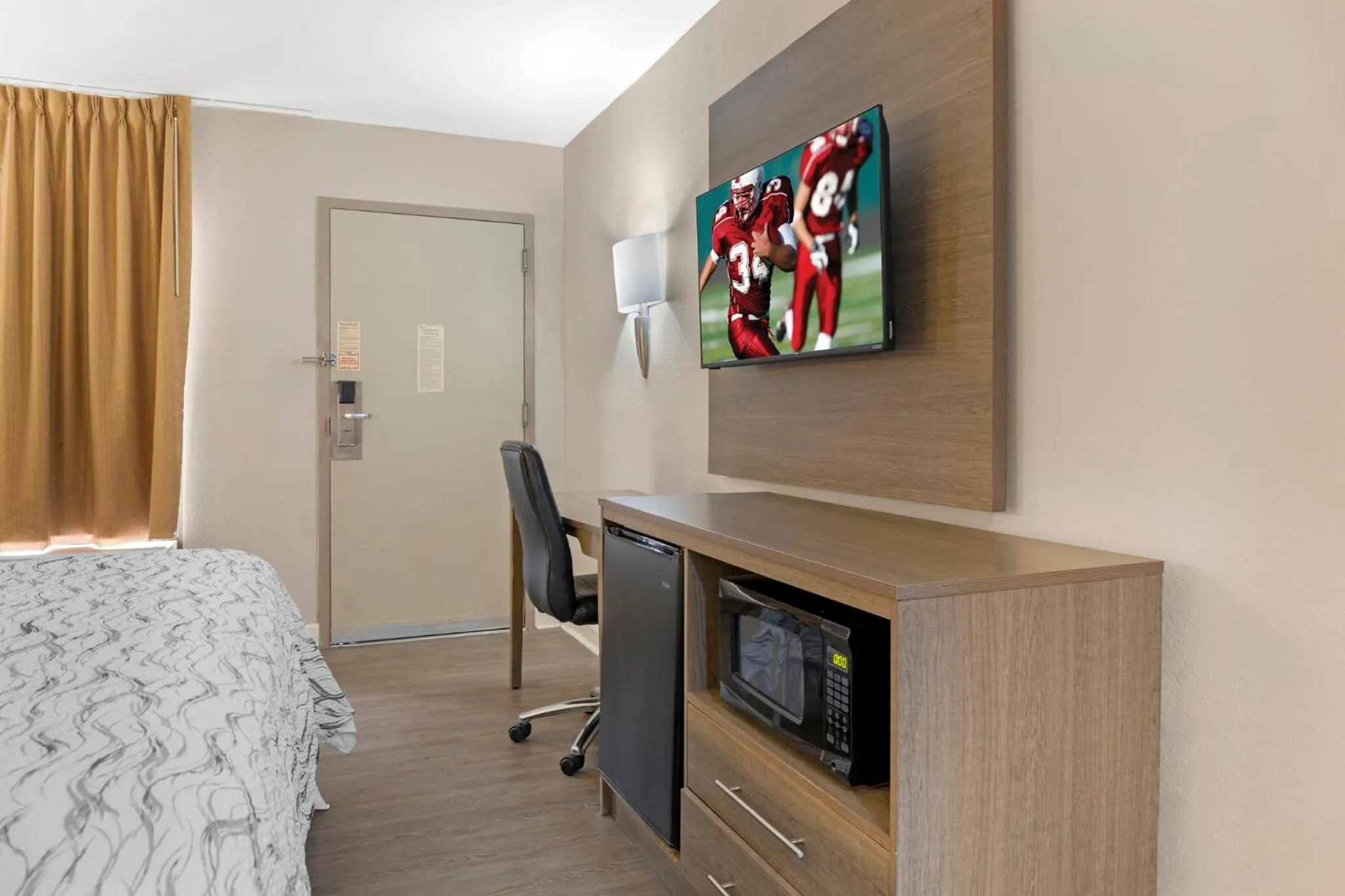 Bedroom, Bed in Red Roof Inn Bowling Green