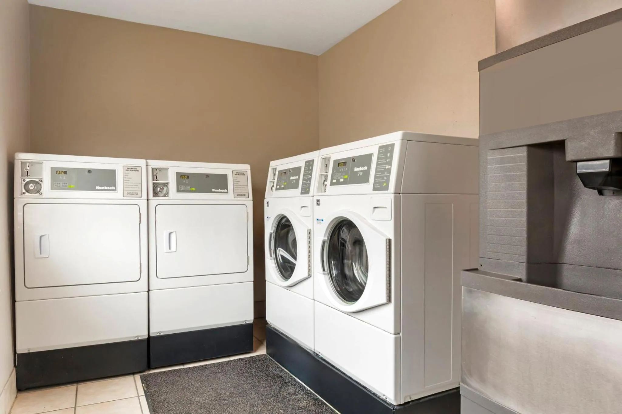laundry in Red Roof Inn Bowling Green